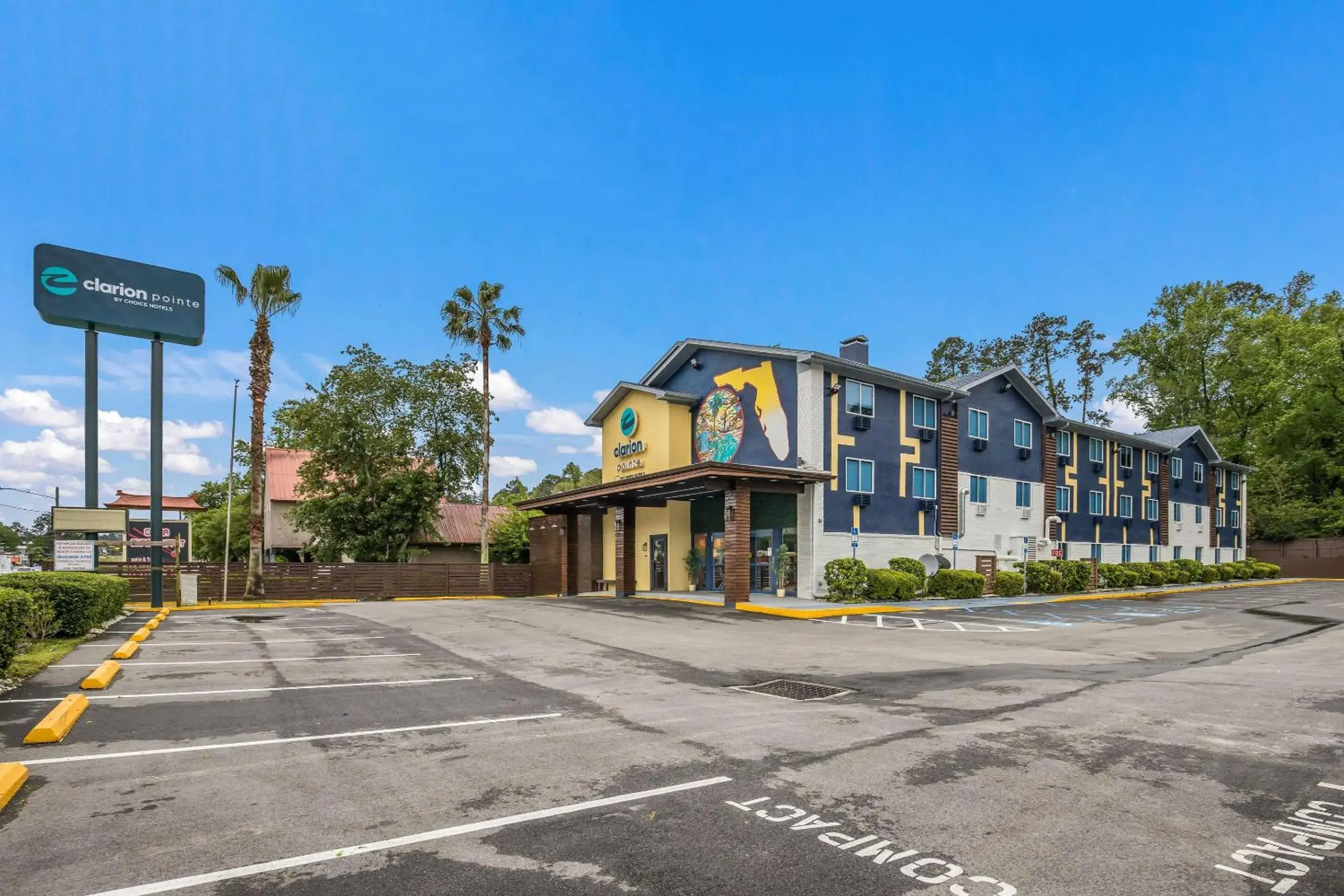 Property building in Clarion Pointe Tallahassee-State Capitol Property building in Clarion Pointe Tallahassee-State Capitol