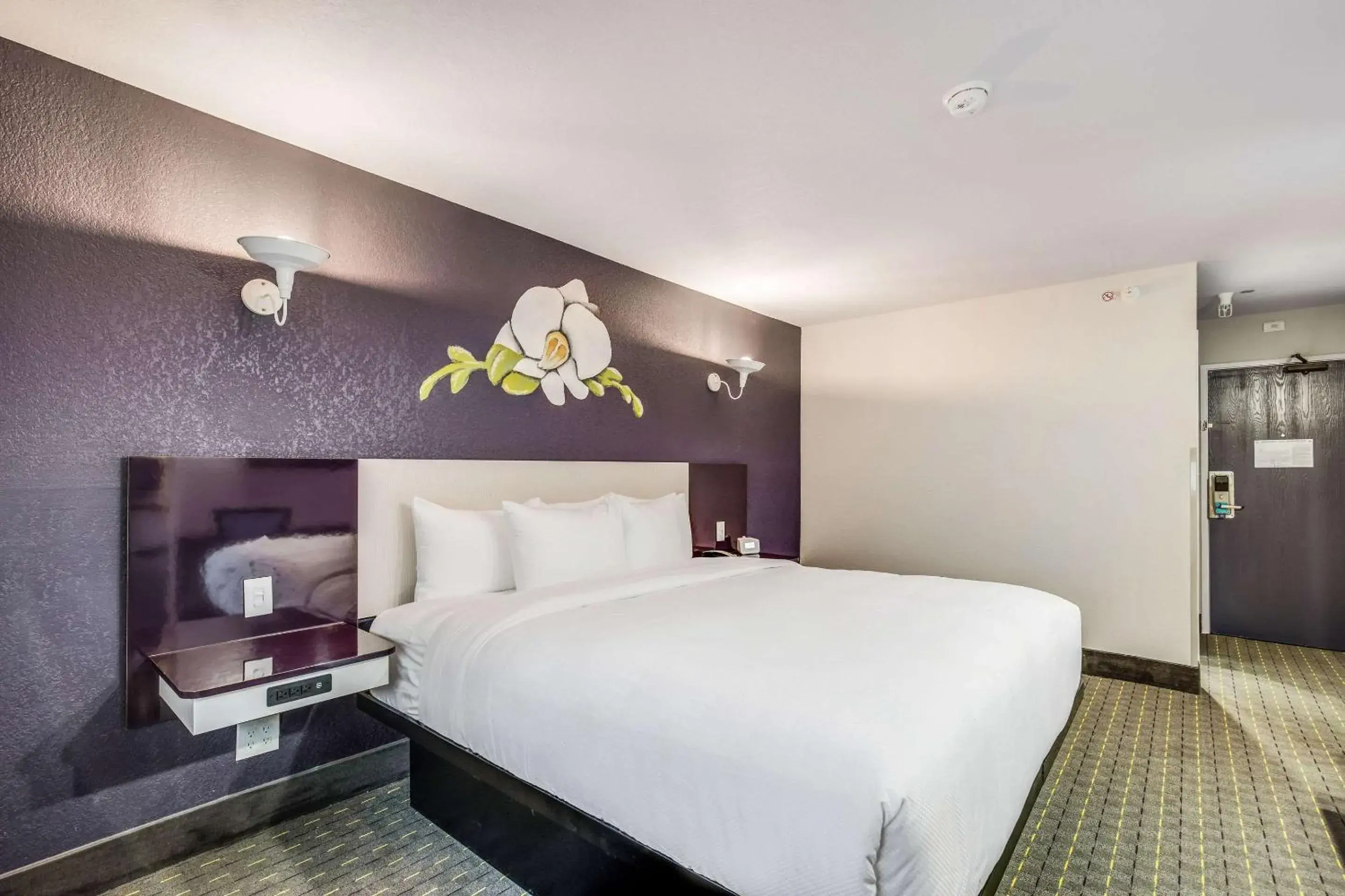 Bedroom, Bed in Clarion Pointe Tallahassee-State Capitol Bedroom, Bed in Clarion Pointe Tallahassee-State Capitol