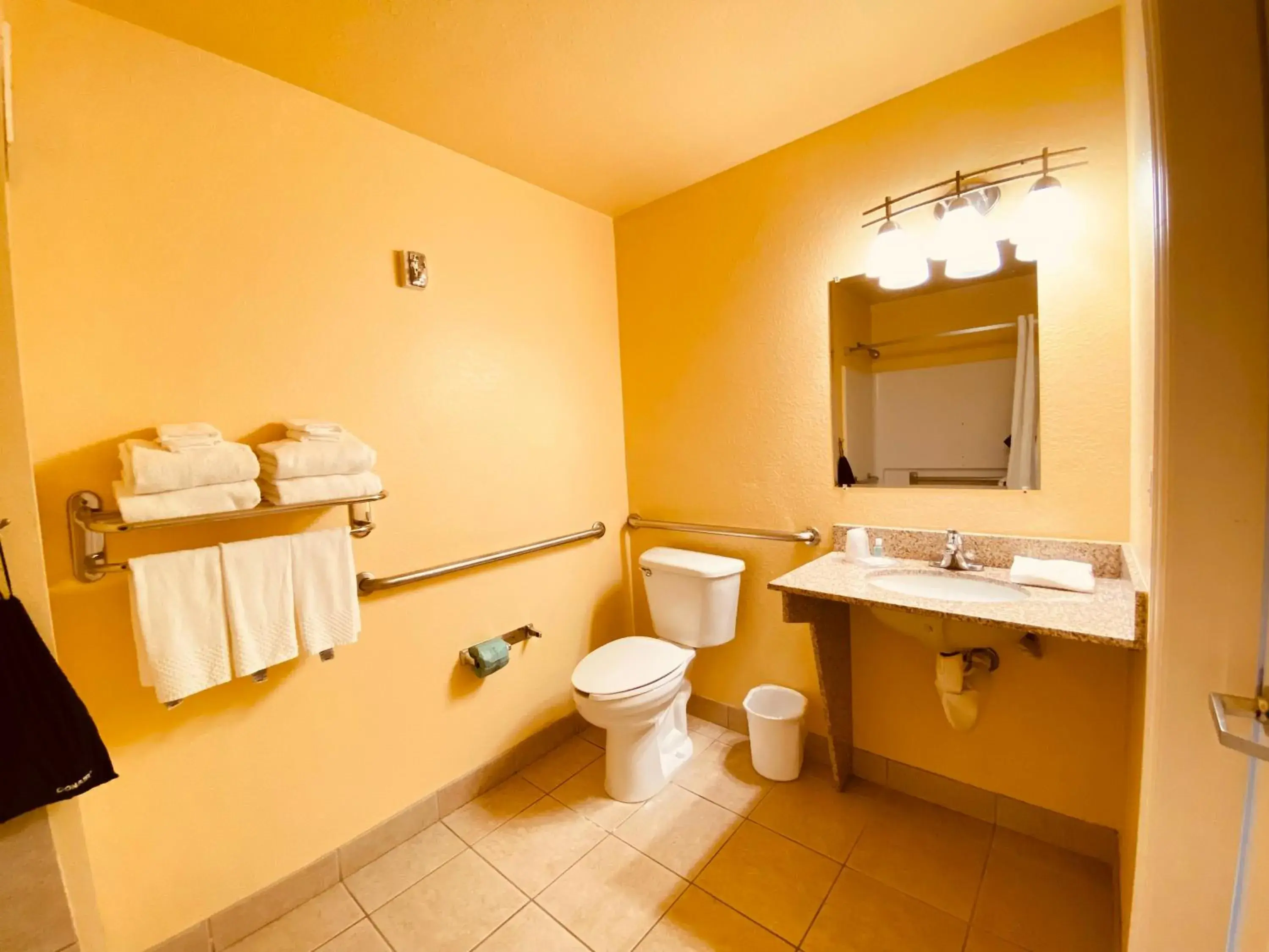 Efficiency Queen Room - Accessible/Non-Smoking in Suburban Studios Fort Myers Cape Coral Efficiency Queen Room - Accessible/Non-Smoking in Suburban Studios Fort Myers Cape Coral