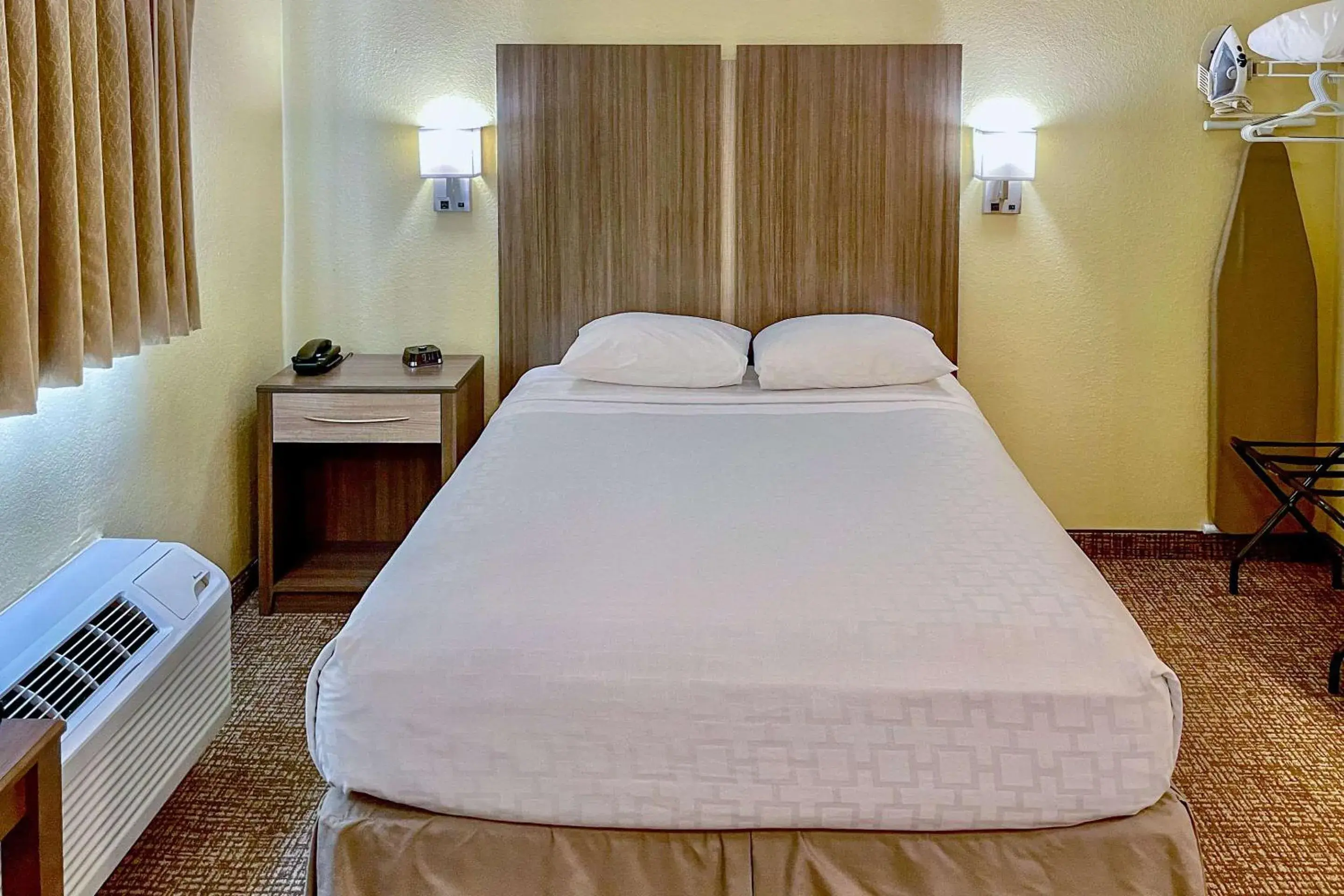 Bedroom, Bed in Suburban Studios Fort Myers Cape Coral Bedroom, Bed in Suburban Studios Fort Myers Cape Coral