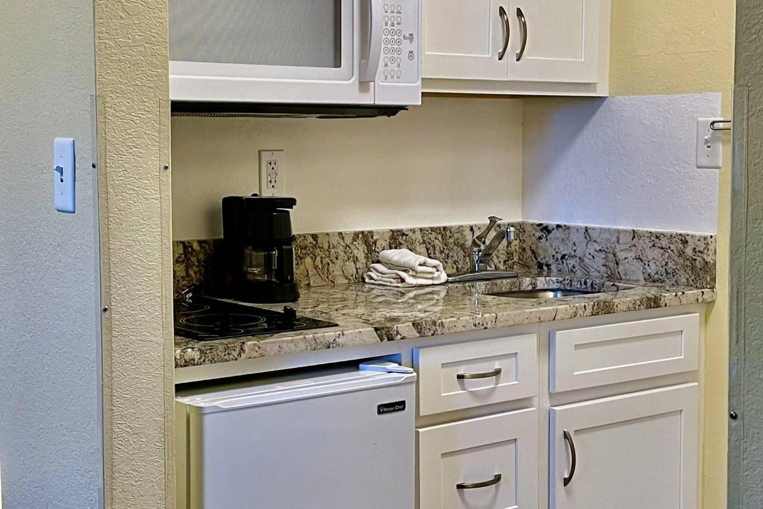 Bedroom in Suburban Studios Fort Myers Cape Coral