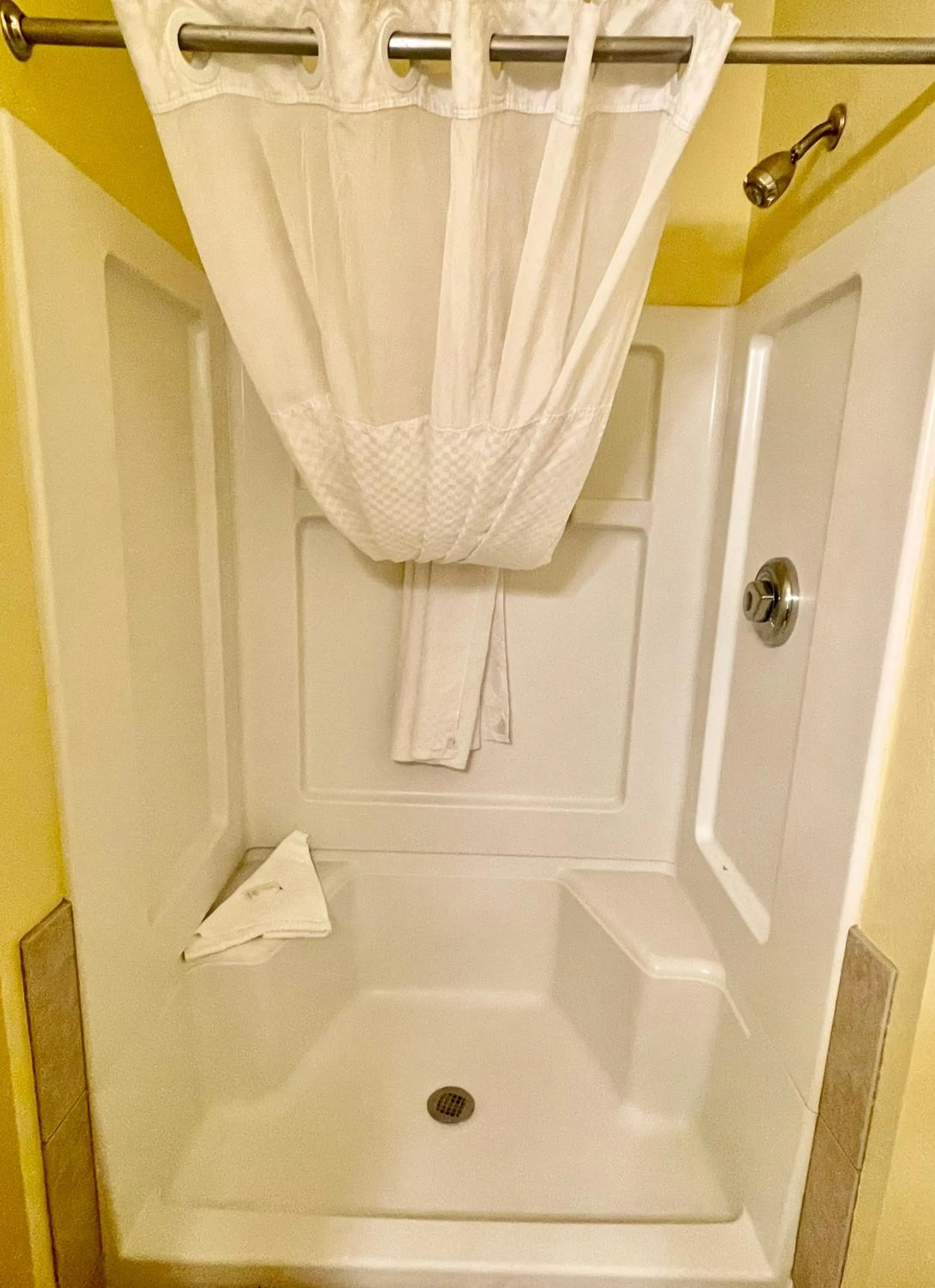 Shower in Suburban Studios Fort Myers Cape Coral