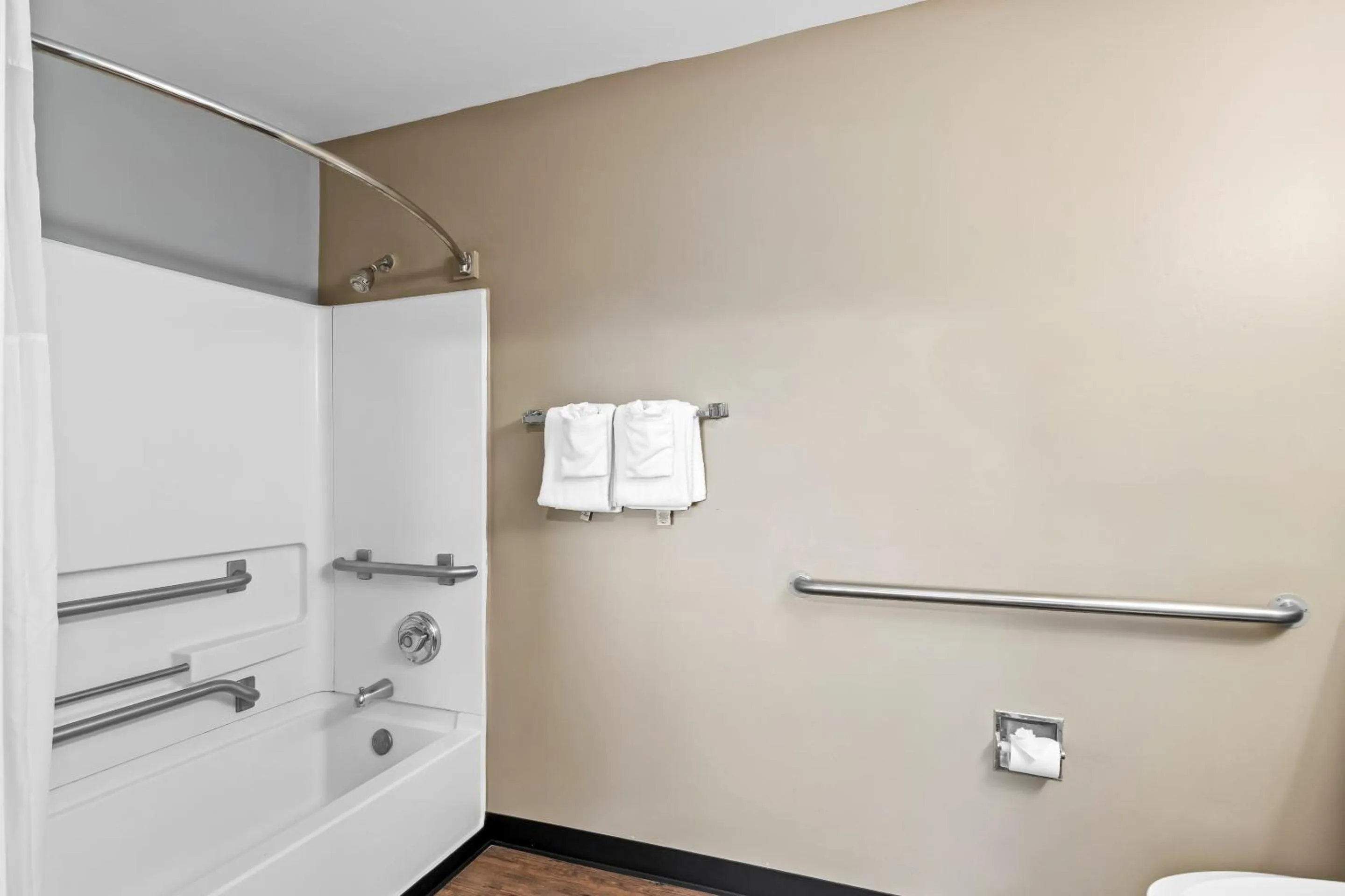 Bathroom in Suburban Studios Stuart near Federal Hwy 1