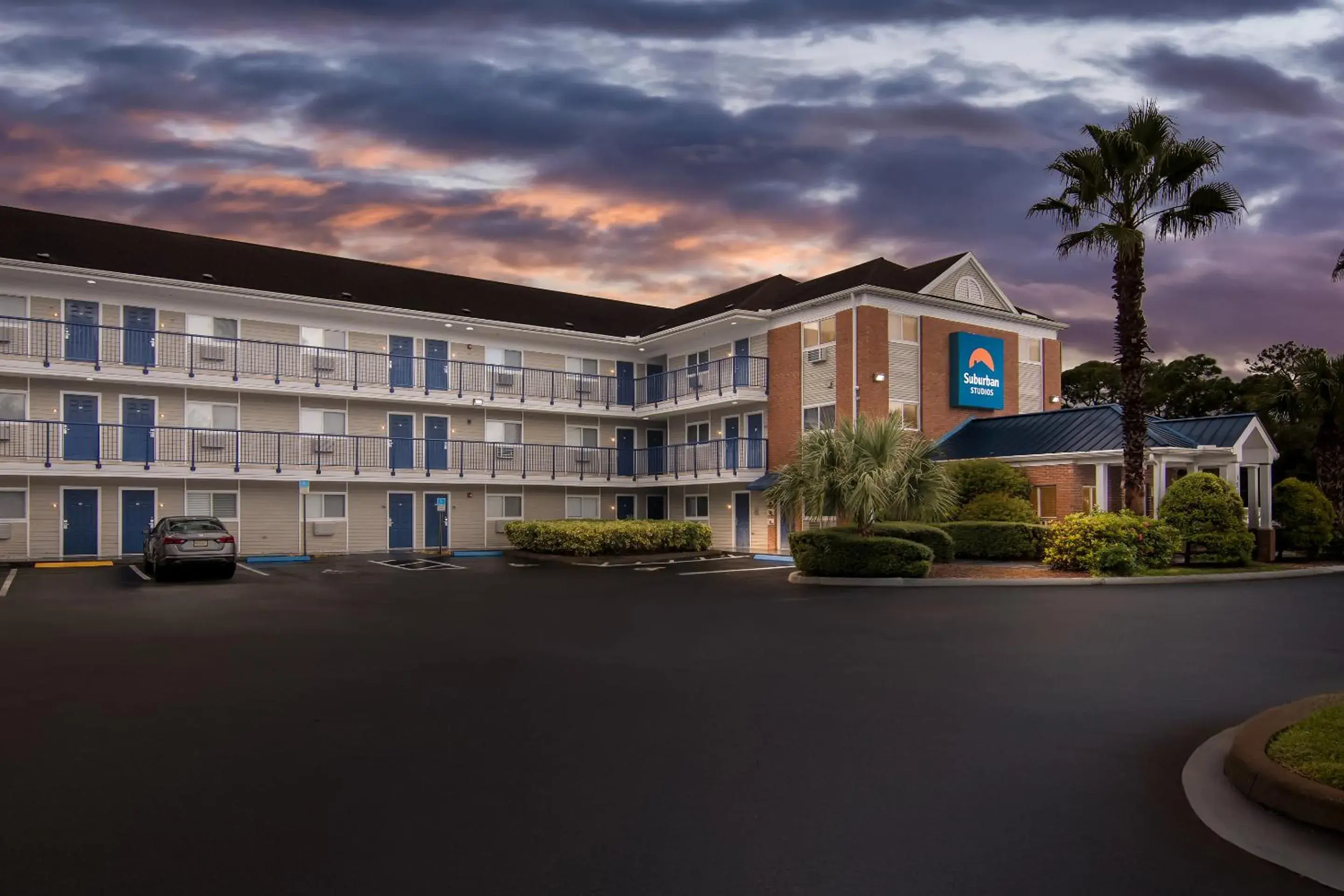 Property building in Suburban Studios Stuart near Federal Hwy 1 Property building in Suburban Studios Stuart near Federal Hwy 1