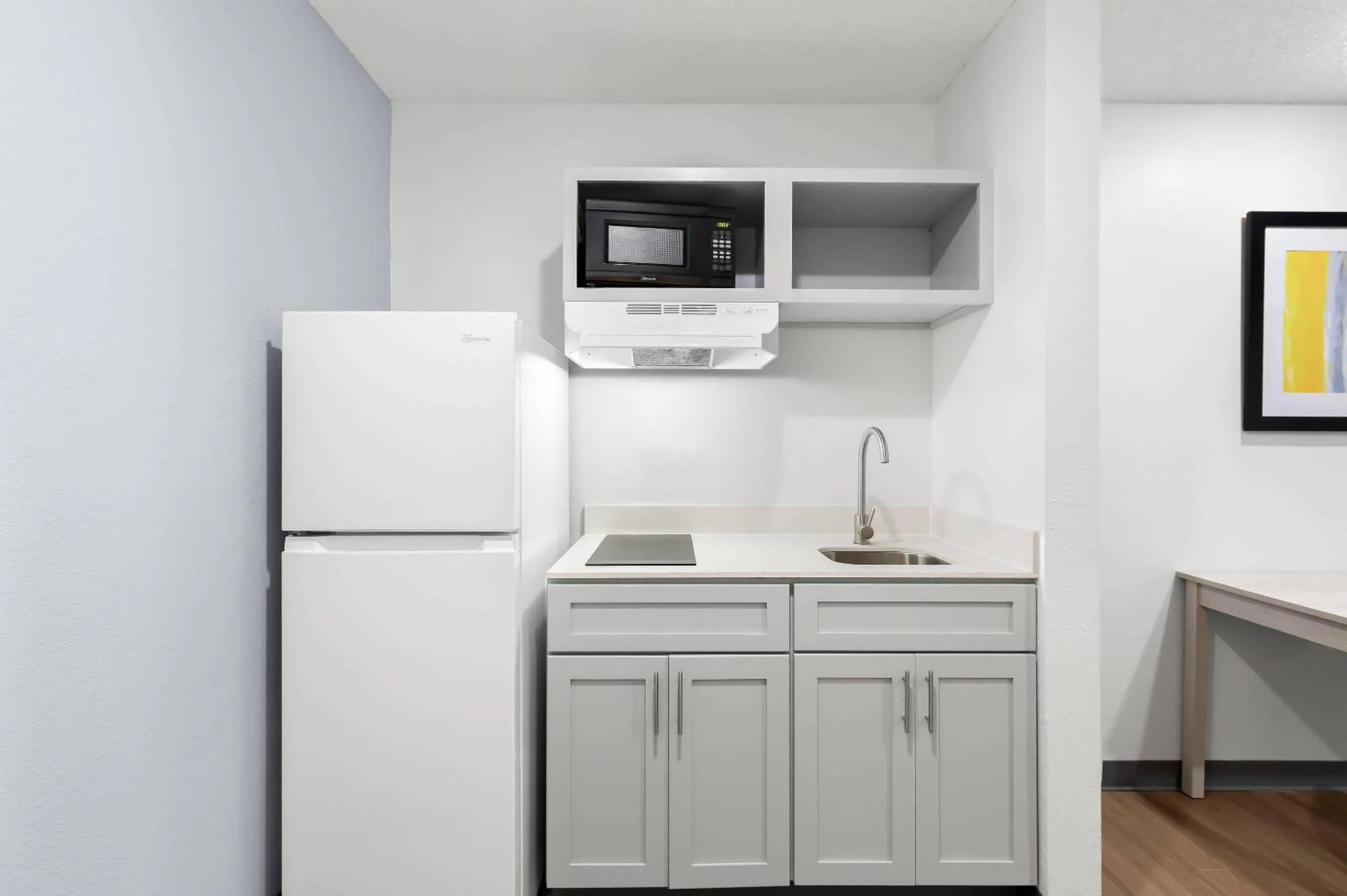 Bedroom in Suburban Studios Lakeland North I-4