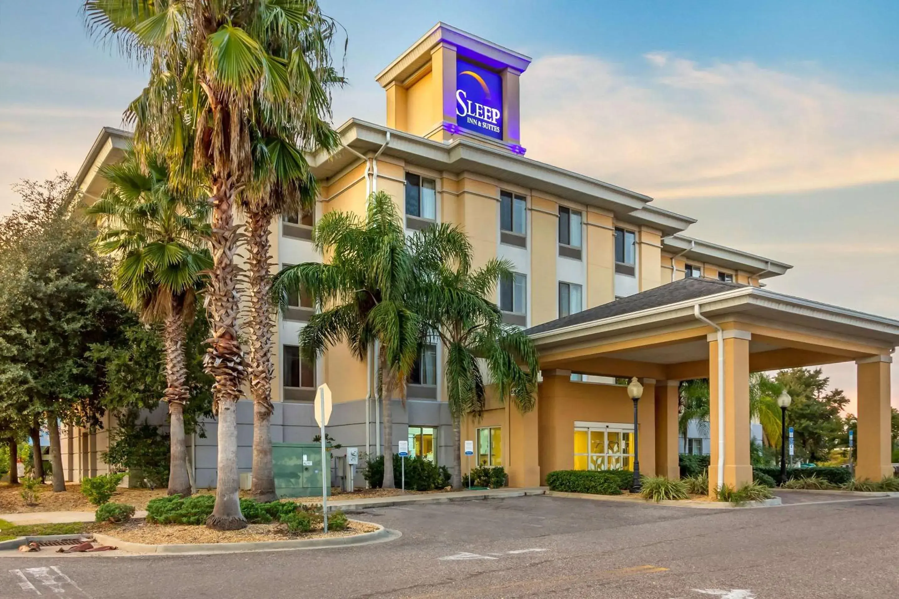 Property building in Sleep Inn & Suites Jacksonville West Property building in Sleep Inn & Suites Jacksonville West