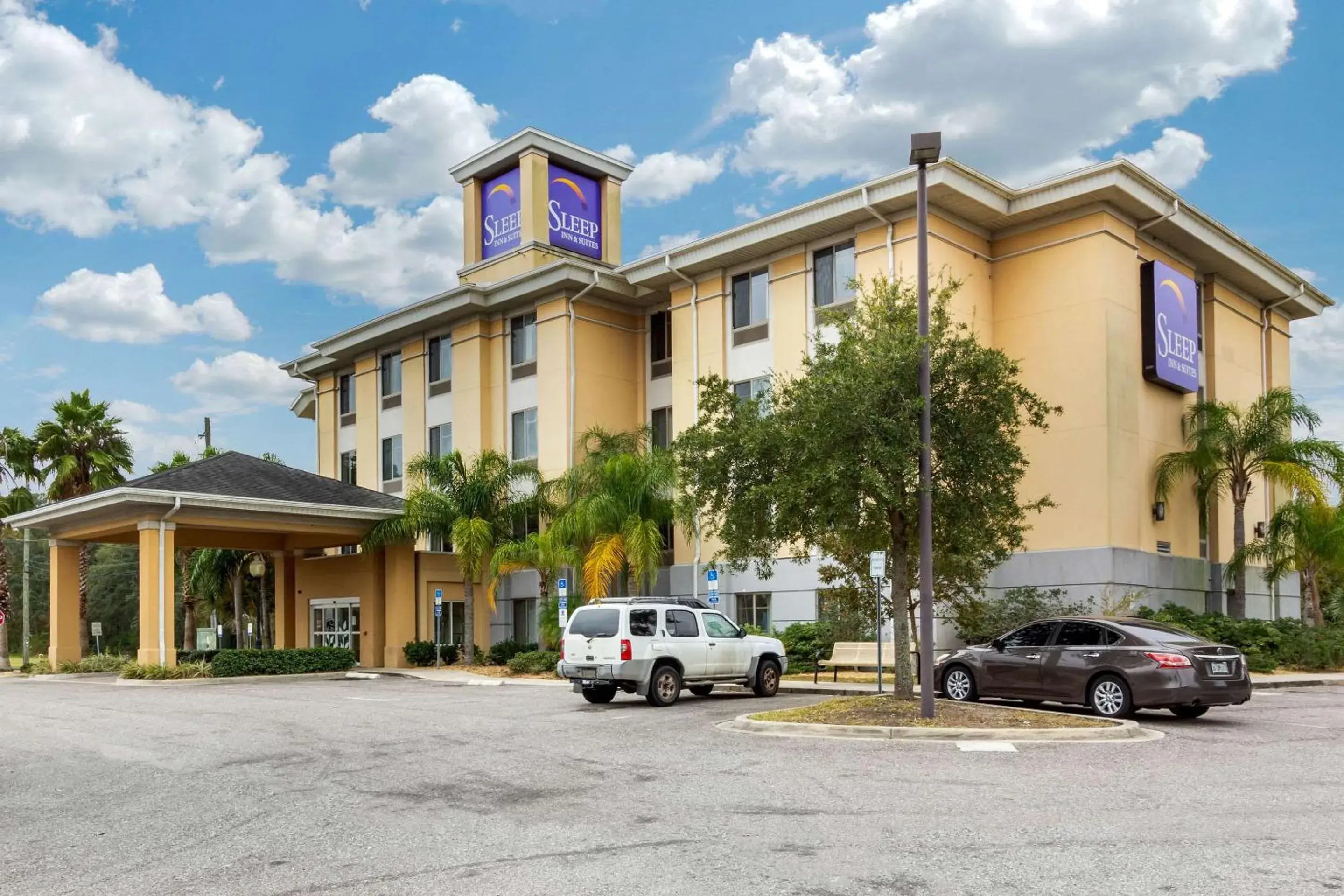 Property building in Sleep Inn & Suites Jacksonville West Property building in Sleep Inn & Suites Jacksonville West