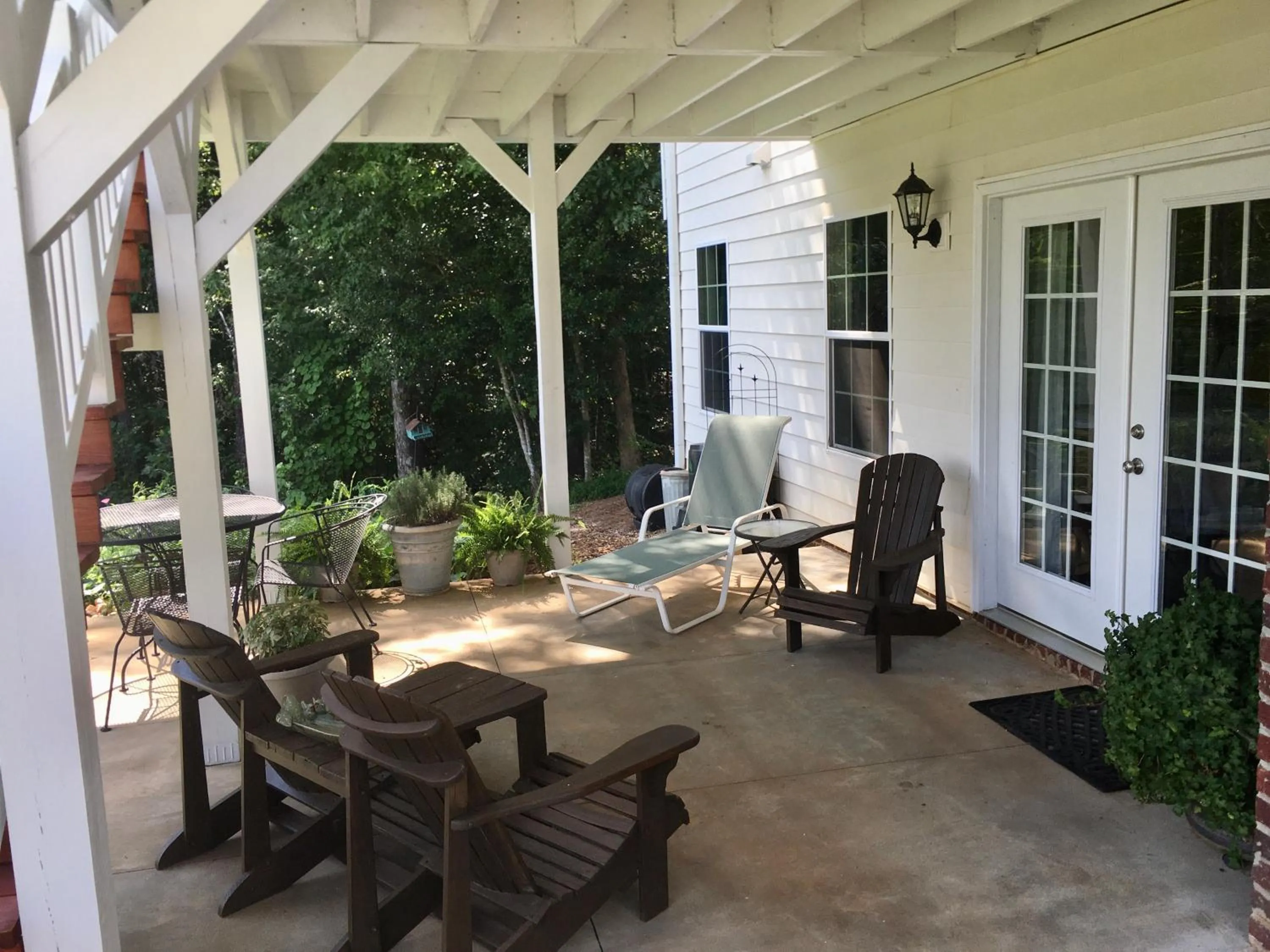 Patio in A Mighty Oak B&B