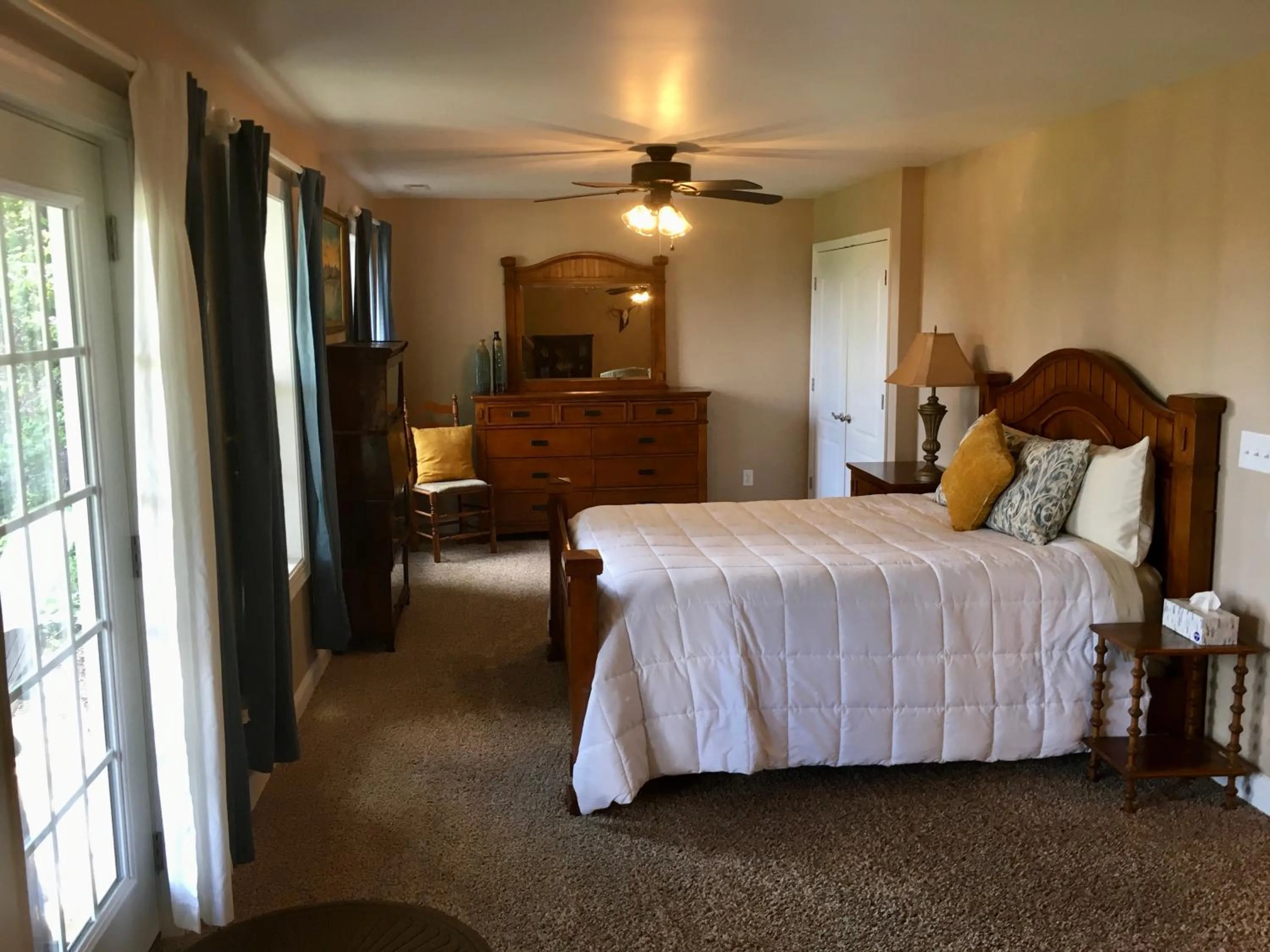Bedroom in A Mighty Oak B&B