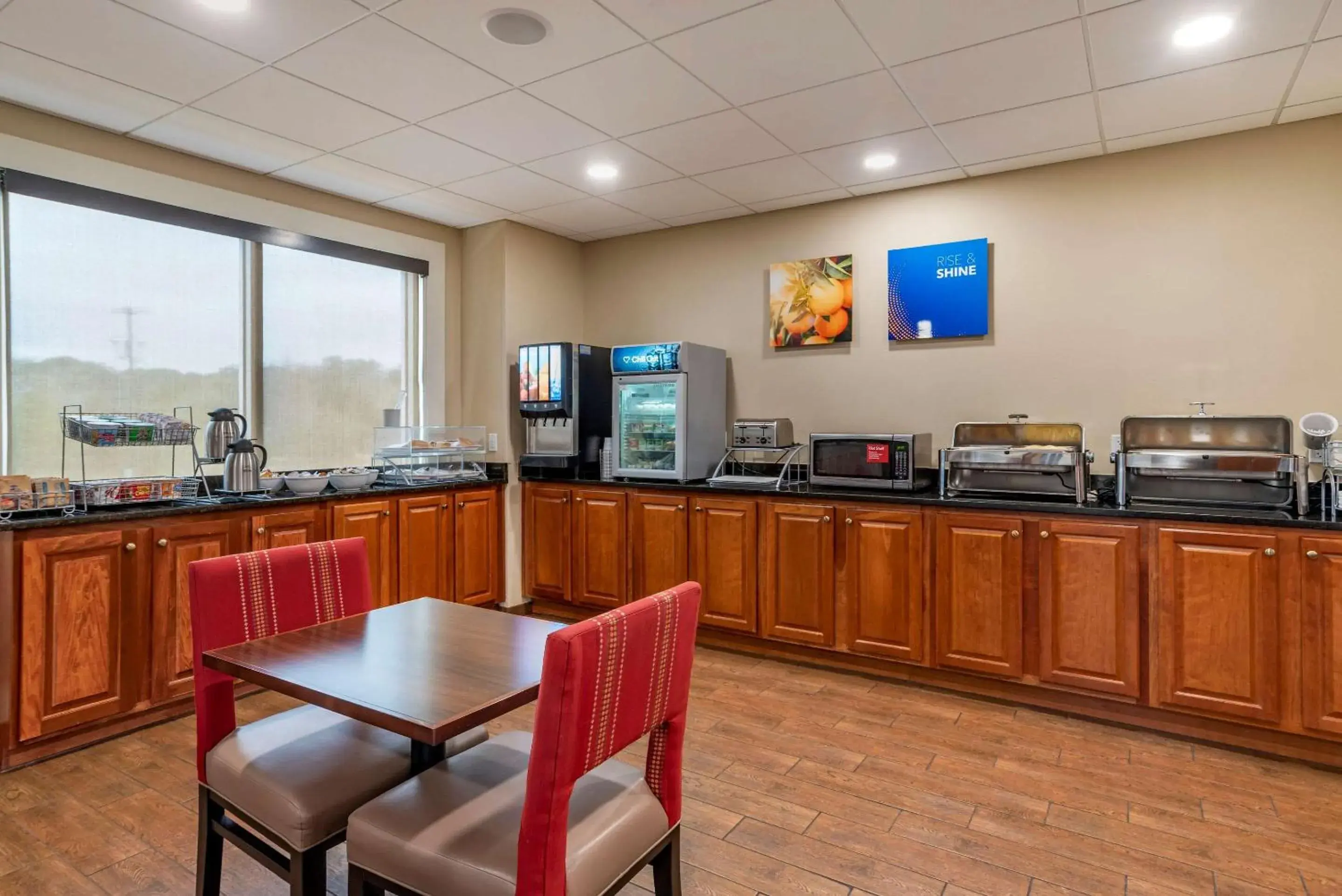 Restaurant/places to eat in Comfort Suites Niceville Near Eglin Air Force Base Restaurant/places to eat in Comfort Suites Niceville Near Eglin Air Force Base