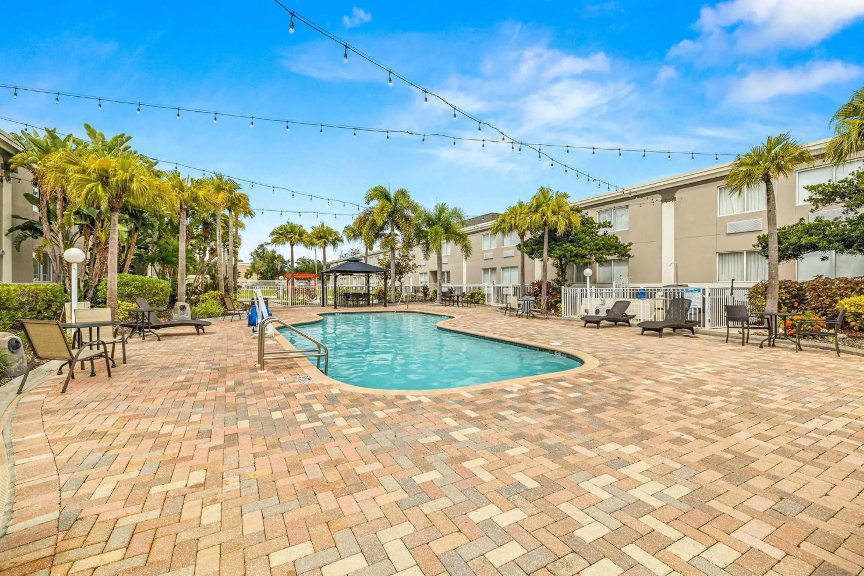 Swimming pool in Quality Inn & Suites Tampa-Ybor City Swimming pool in Quality Inn & Suites Tampa-Ybor City