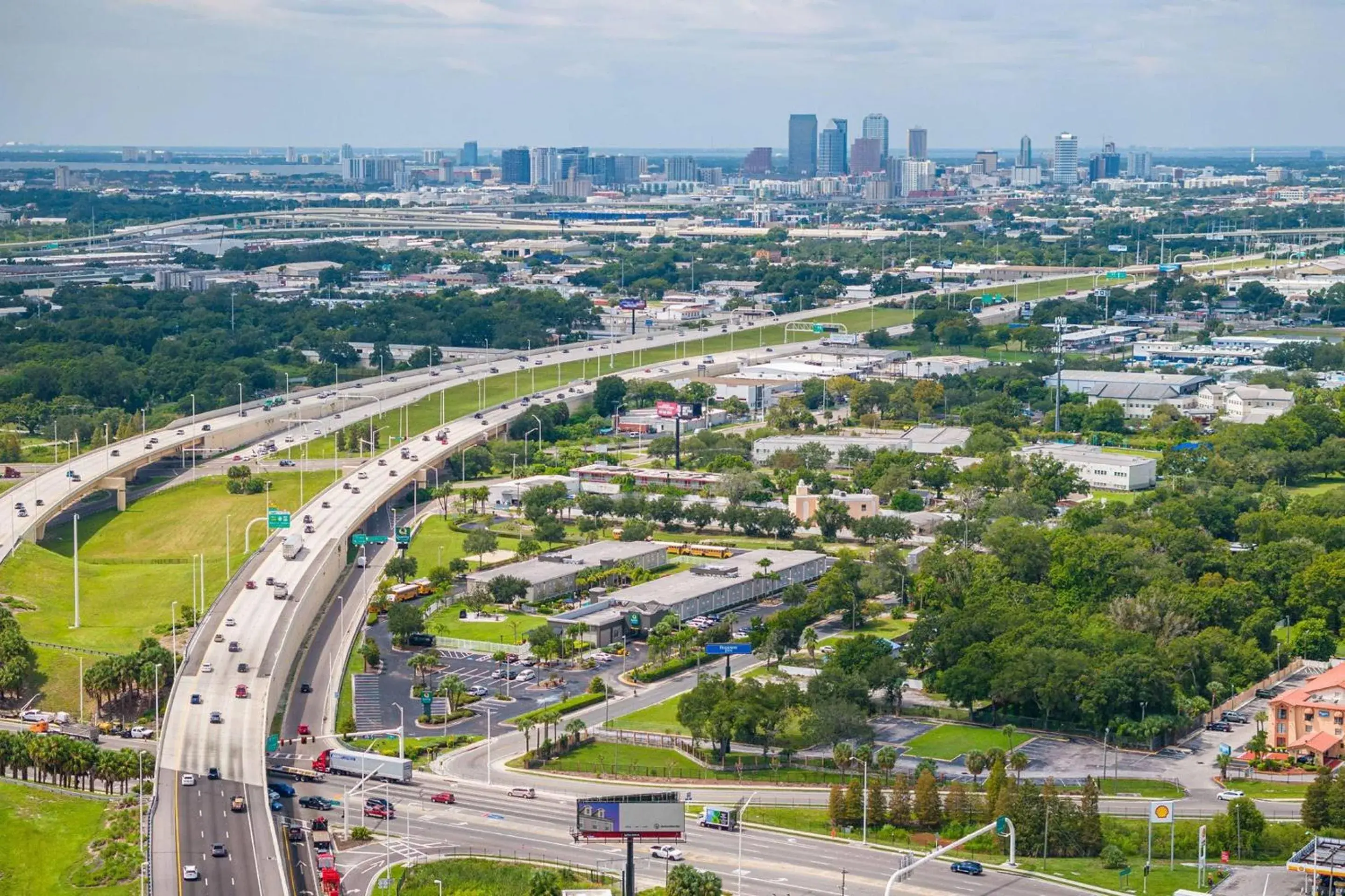 Property building in Quality Inn & Suites Tampa-Ybor City Property building in Quality Inn & Suites Tampa-Ybor City