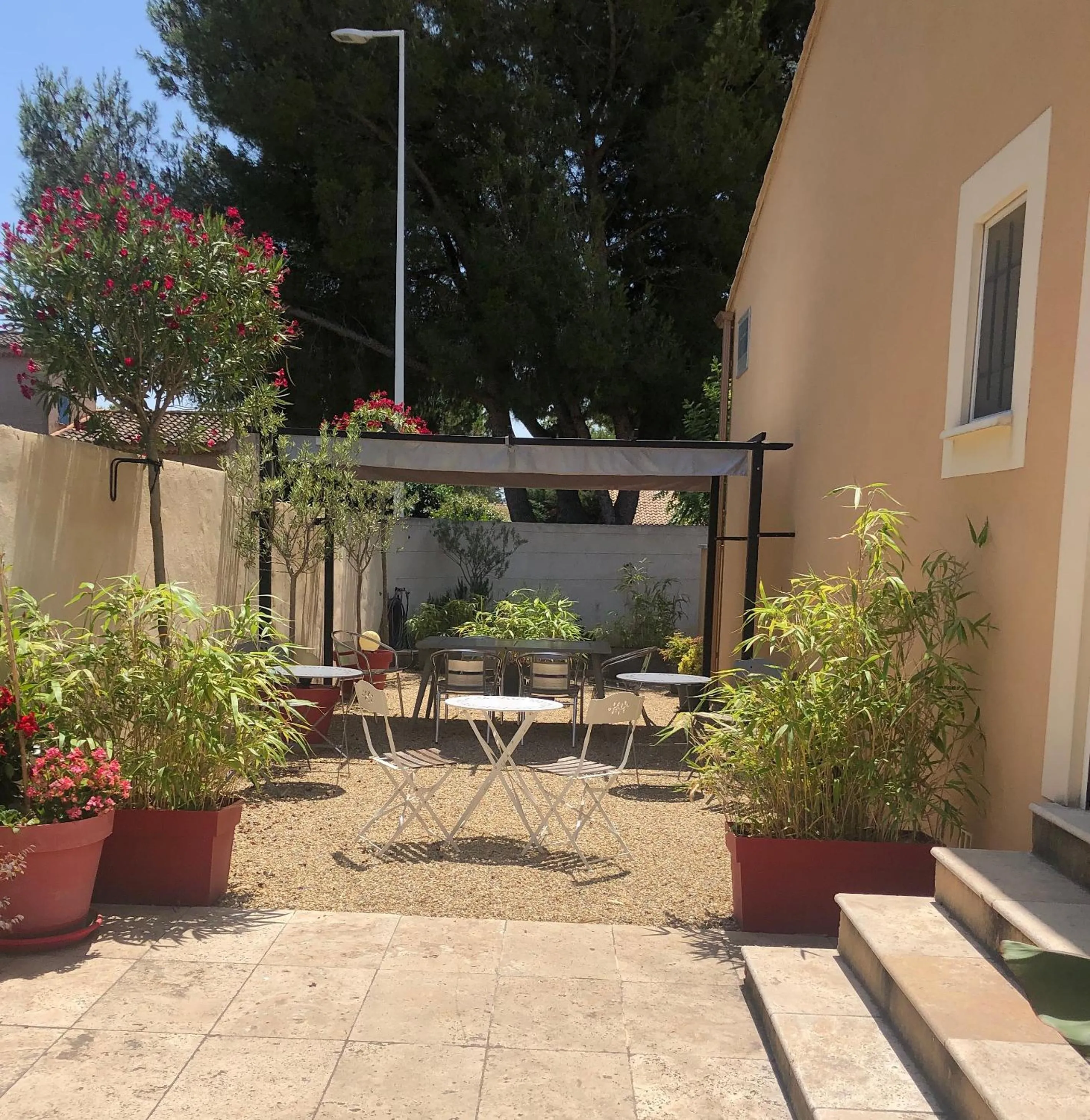 Patio in Lou Meinado, un concept "comme à l'hôtel"