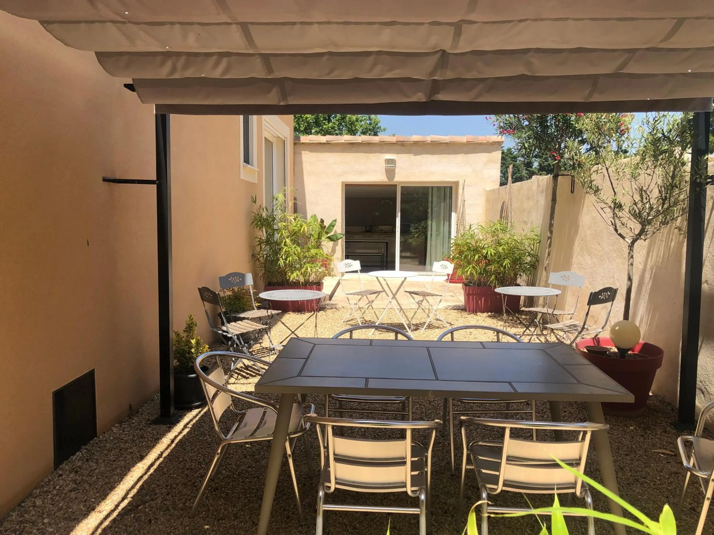 Patio in Lou Meinado, un concept "comme à l'hôtel"