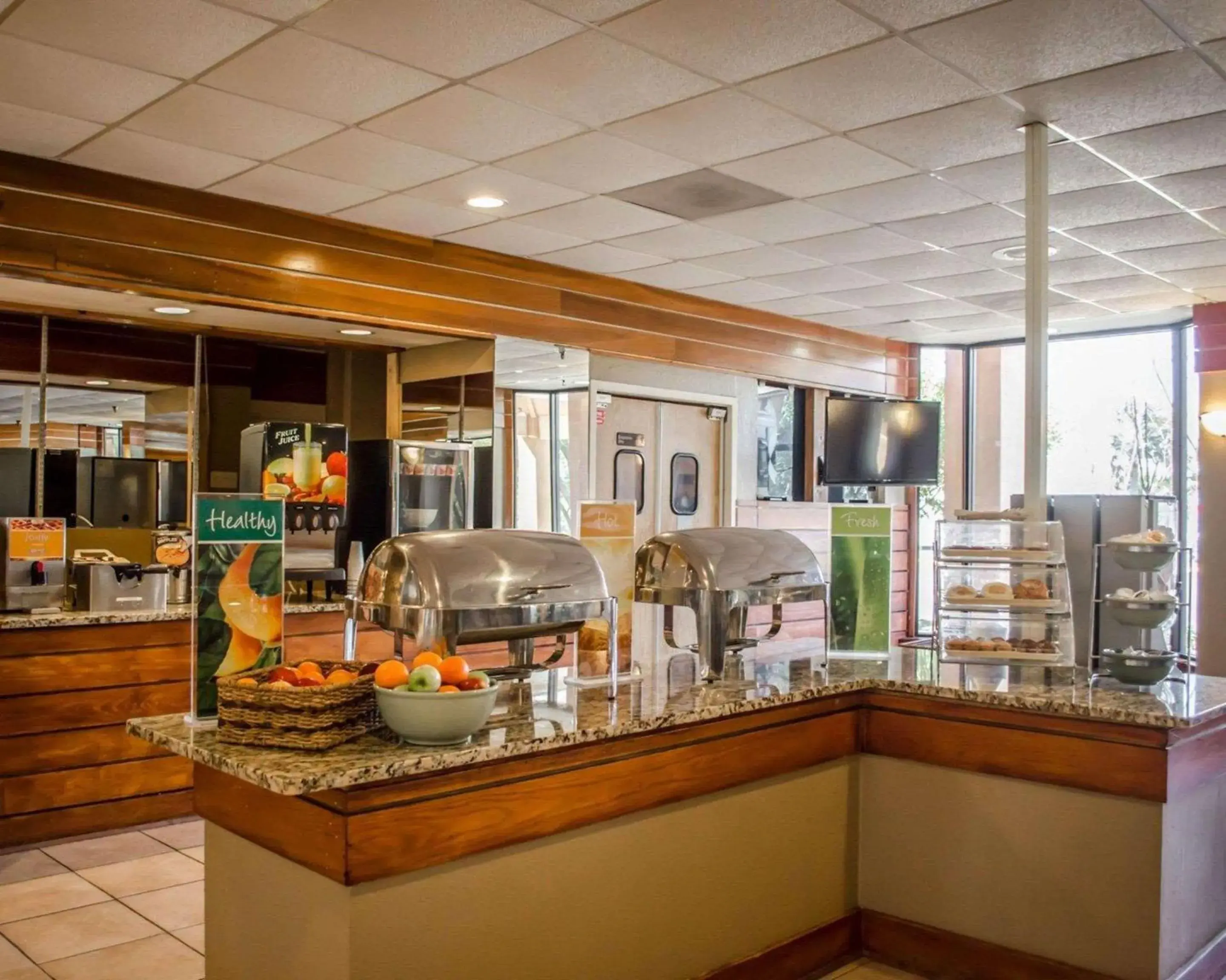 Restaurant/places to eat in Quality Inn & Suites Pensacola Bayview Restaurant/places to eat in Quality Inn & Suites Pensacola Bayview