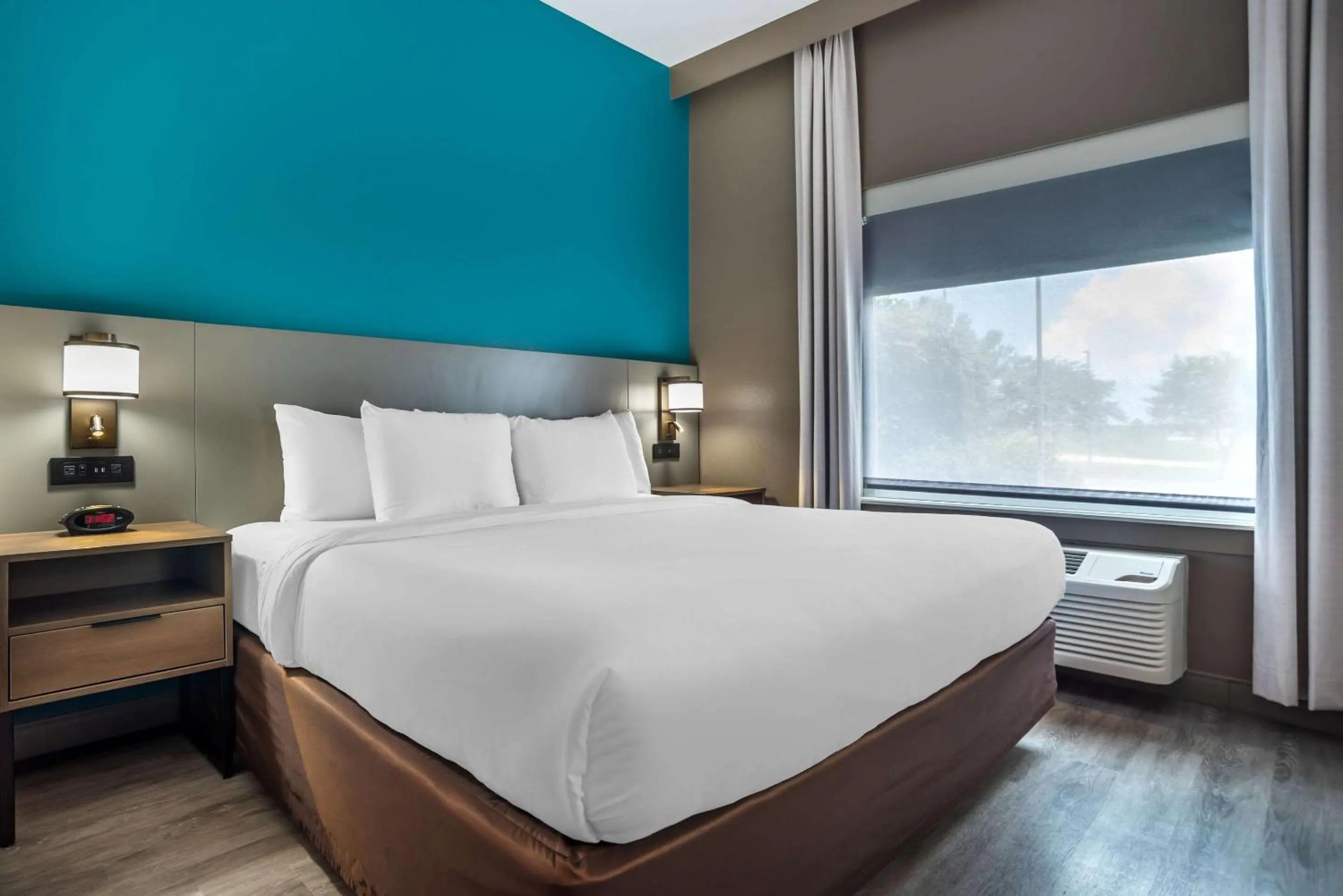 Bedroom, Bed in Comfort Inn & Suites