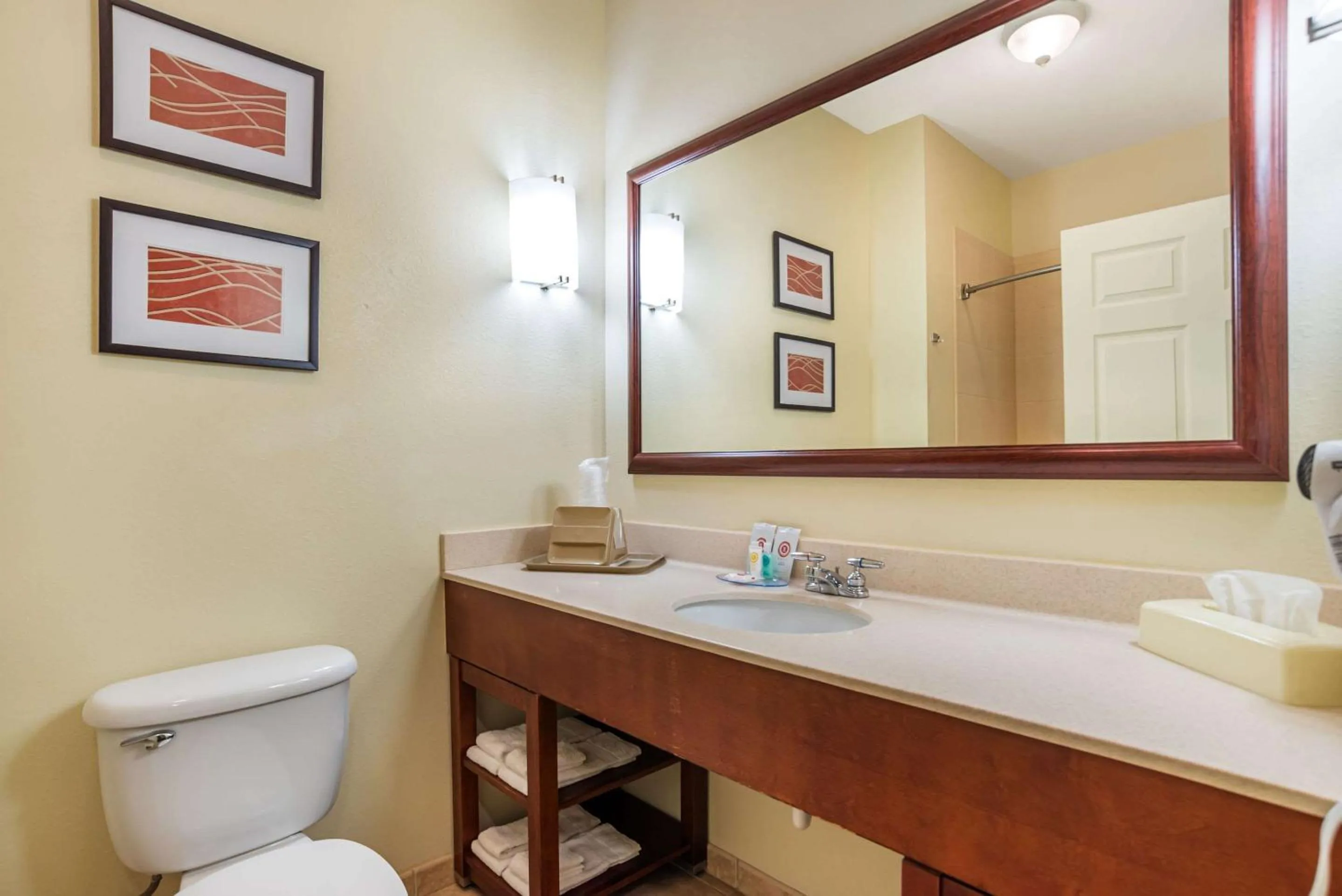 Bedroom in Comfort Inn & Suites