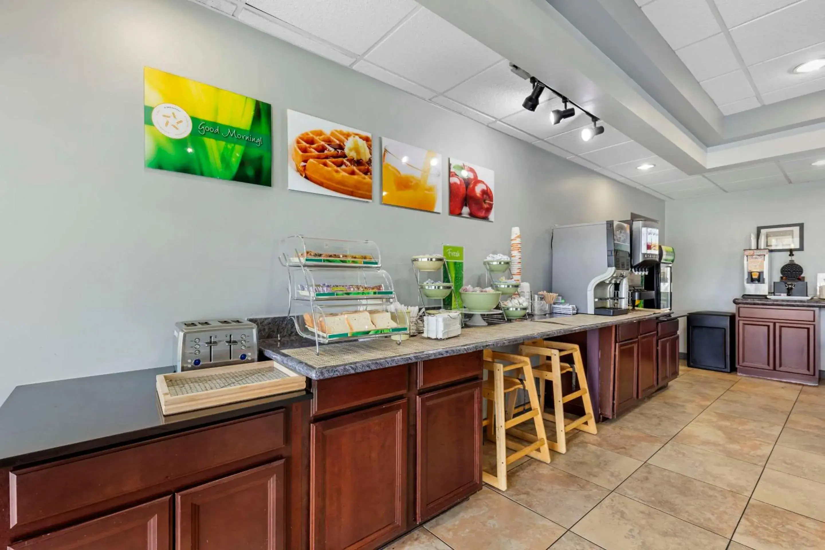 Breakfast in Quality Inn Downtown Stuart Breakfast in Quality Inn Downtown Stuart