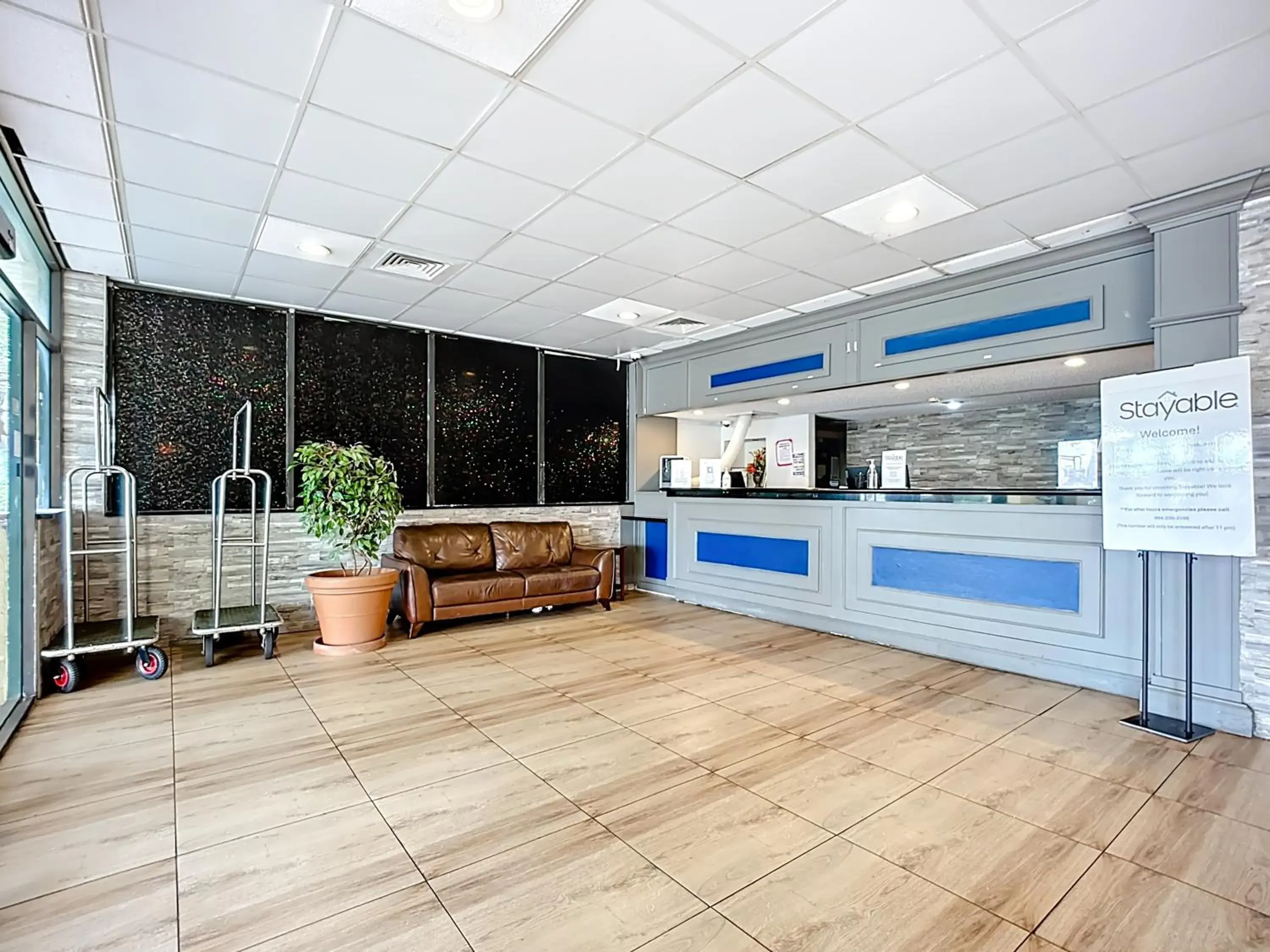 Lobby or reception in Stayable Jax West Lobby or reception in Stayable Jax West