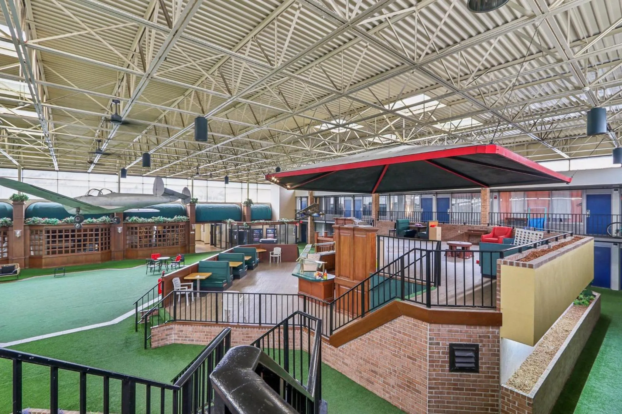 Dining area in Stayable Jax West