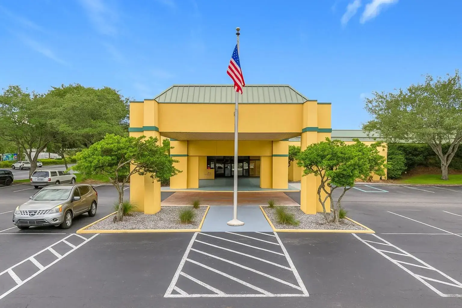 Property building in Stayable Jax West Property building in Stayable Jax West