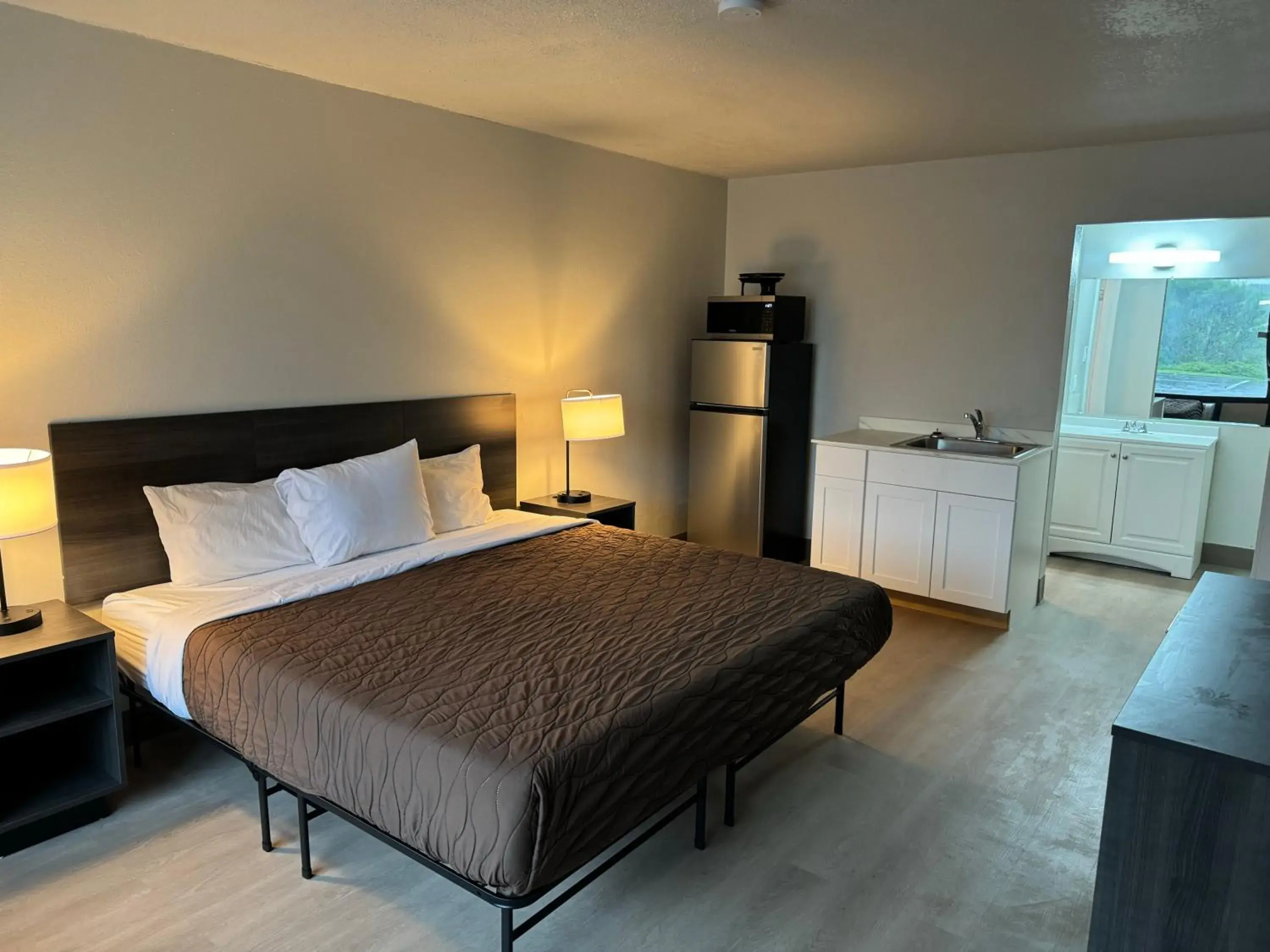 Bedroom, Bed in Stayable Jax West Bedroom, Bed in Stayable Jax West