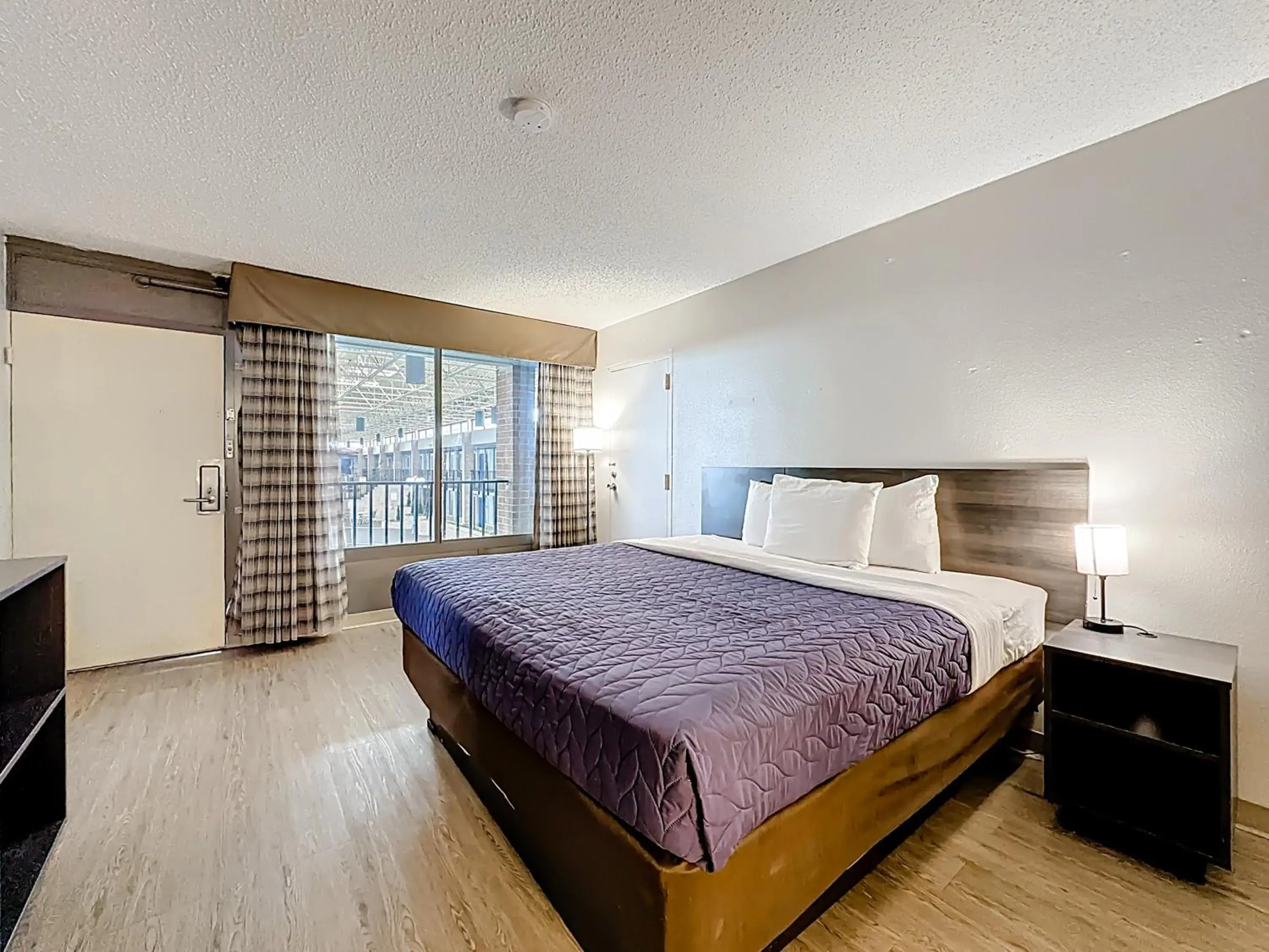 Bed in Stayable Jax West Bed in Stayable Jax West