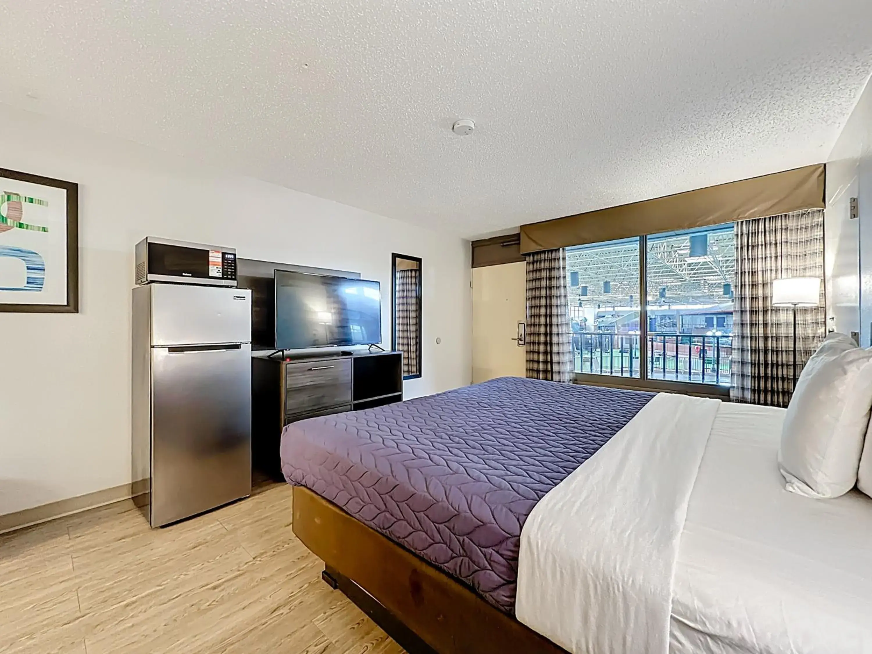 Bed in Stayable Jax West Bed in Stayable Jax West