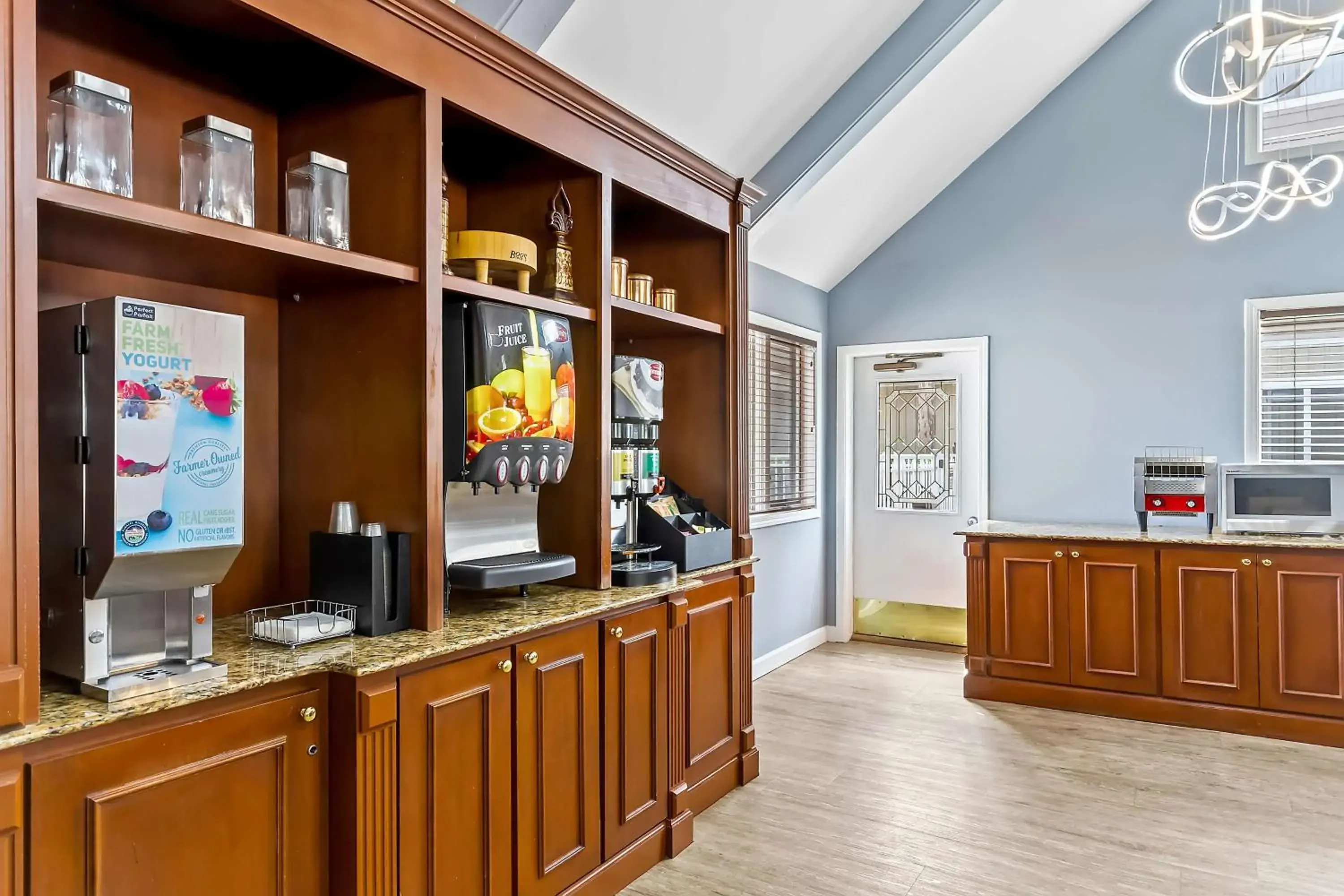 Property building in SureStay Studio by Best Western Pensacola Property building in SureStay Studio by Best Western Pensacola