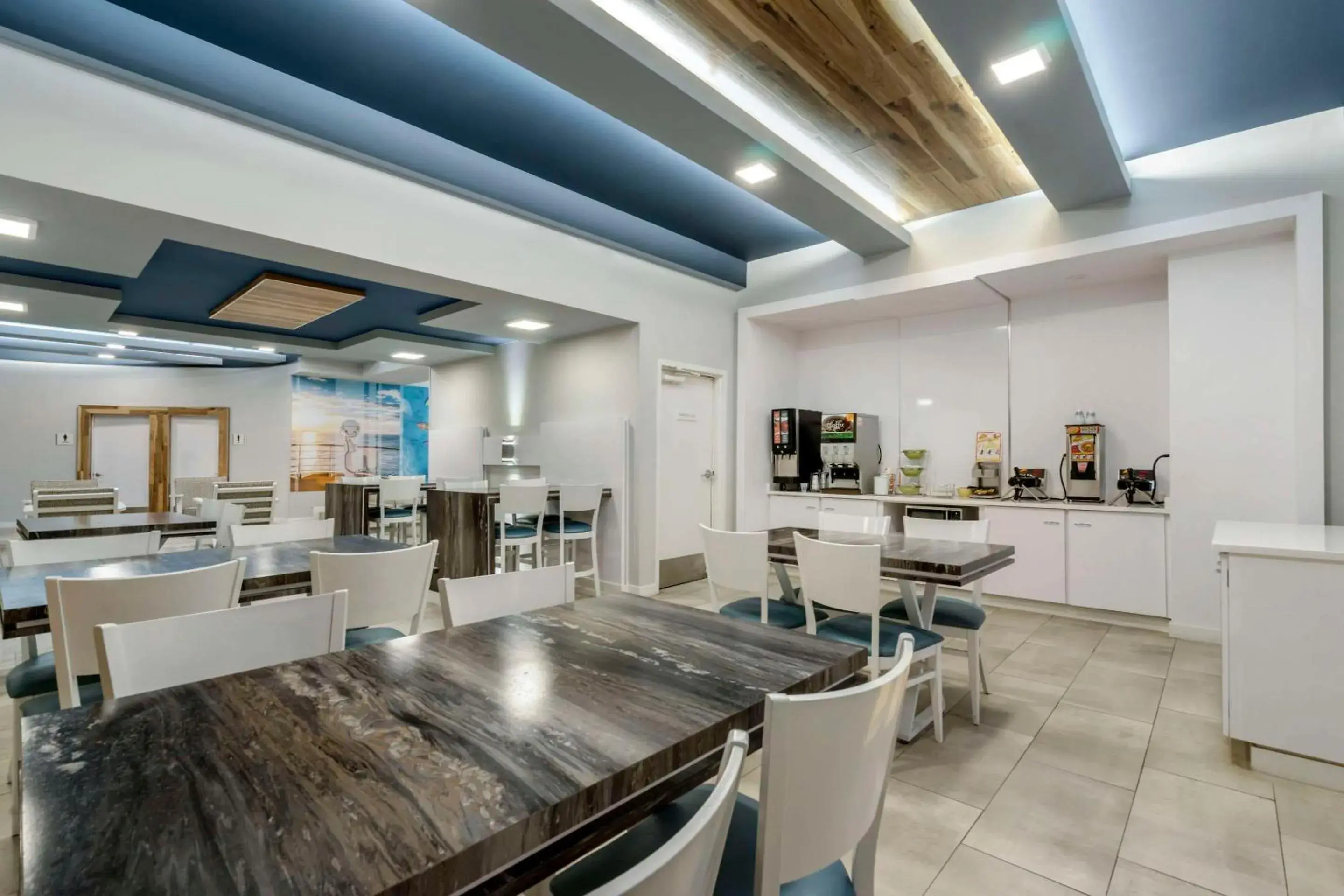 Breakfast in Clarion Pointe Tampa-Brandon Near Fairgrounds and Casino Breakfast in Clarion Pointe Tampa-Brandon Near Fairgrounds and Casino