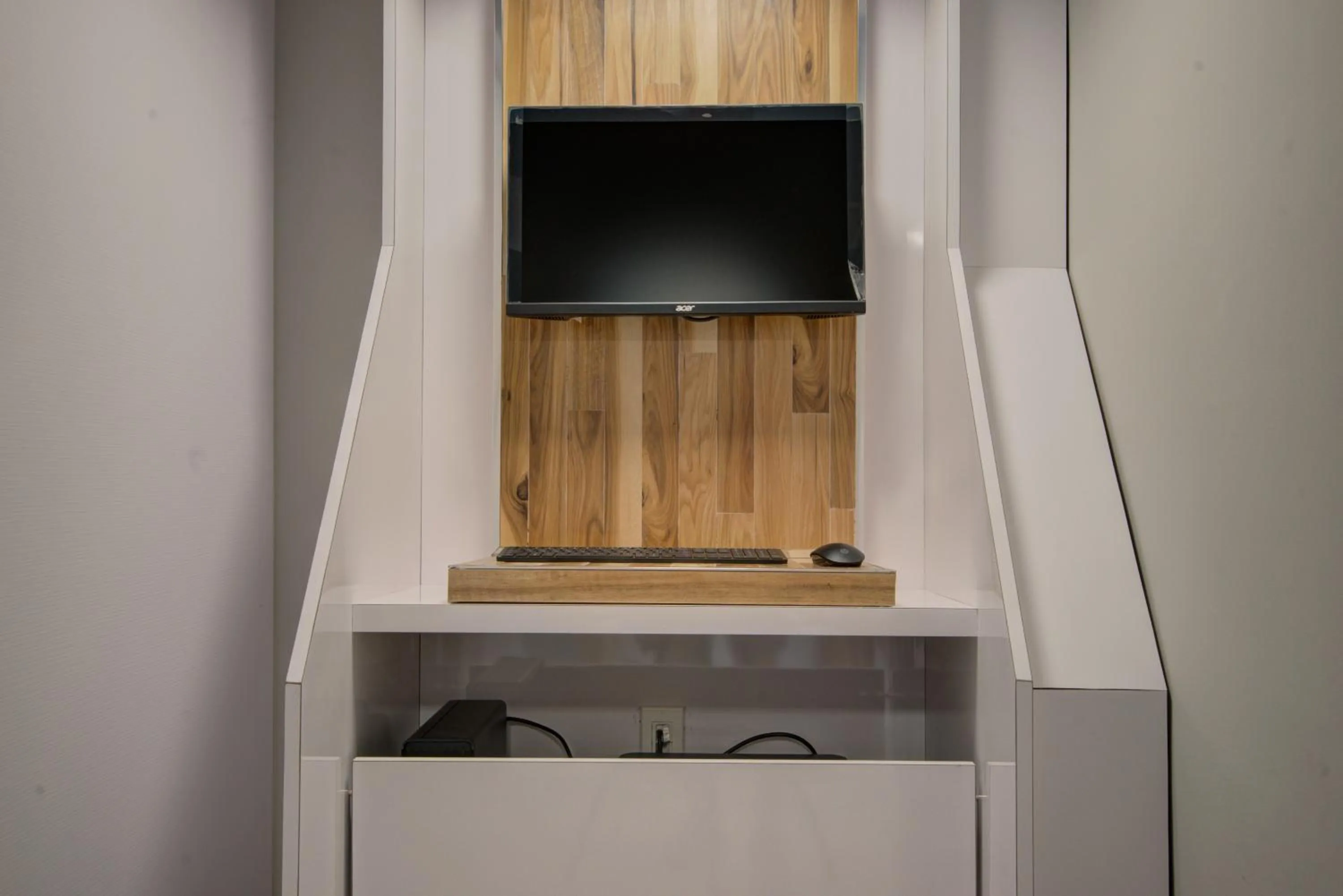 Business facilities in Clarion Pointe Tampa-Brandon Near Fairgrounds and Casino