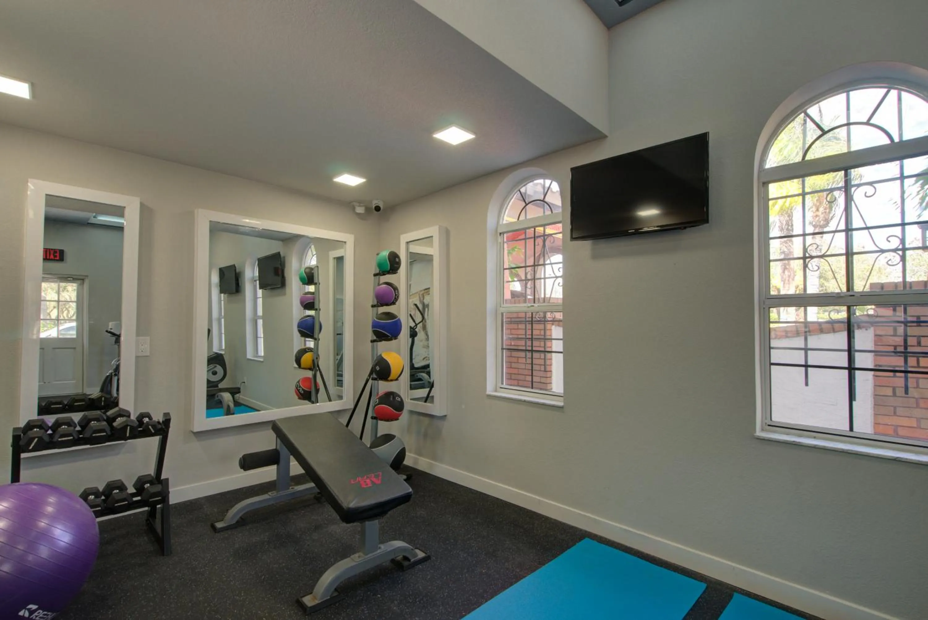 Fitness centre/facilities in Clarion Pointe Tampa-Brandon Near Fairgrounds and Casino