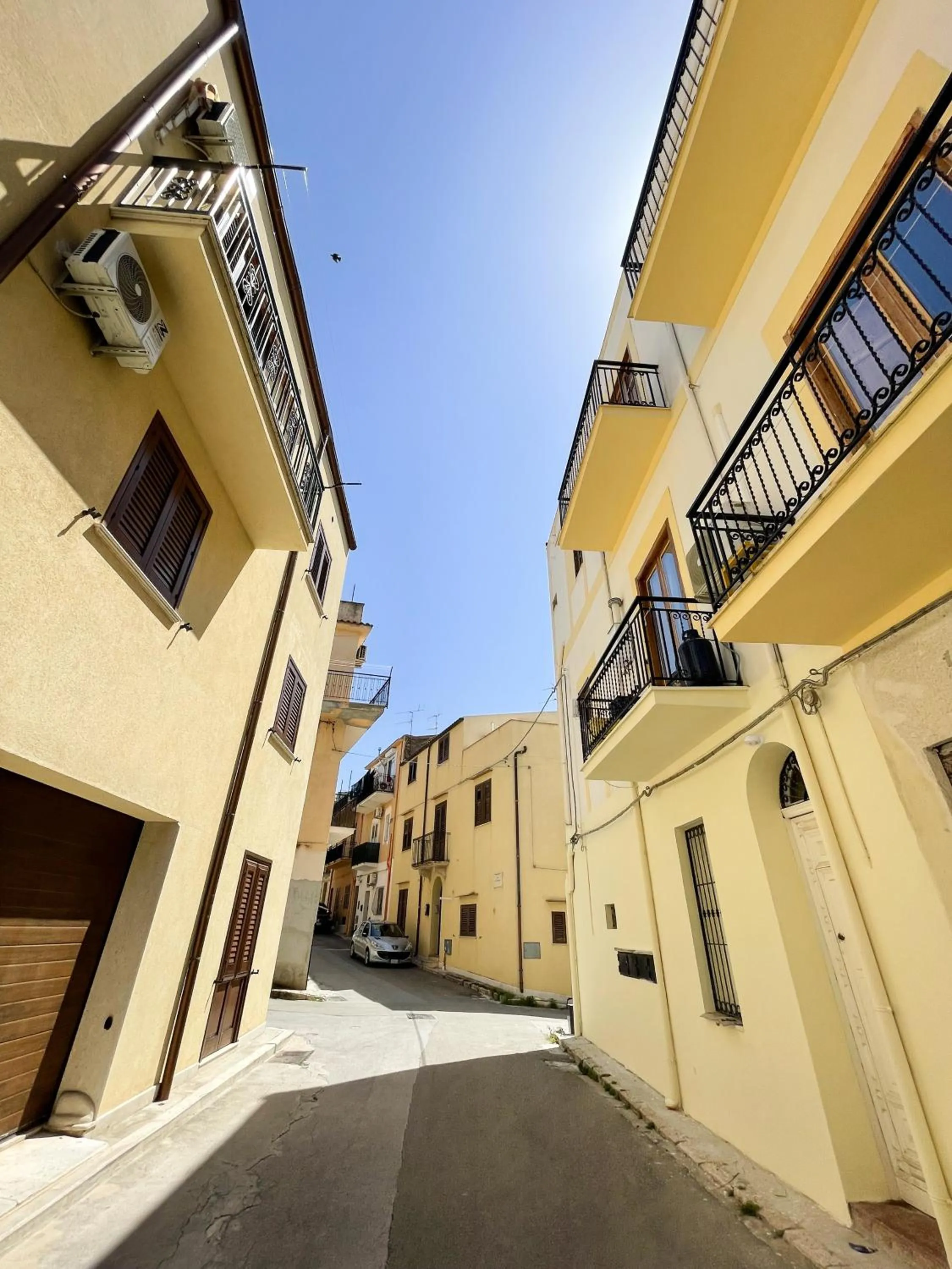 Facade/entrance in DOMUS