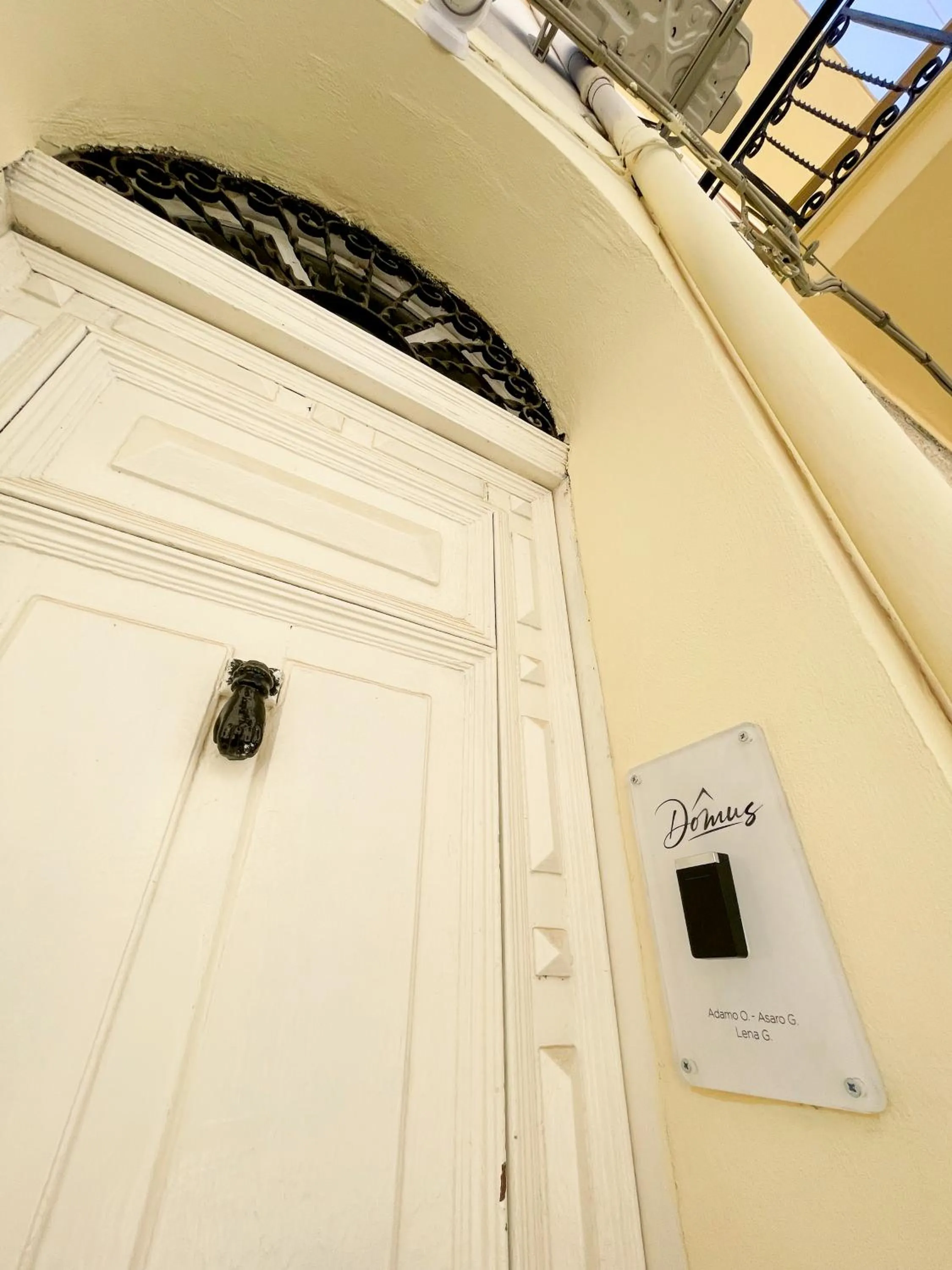 Facade/entrance in DOMUS