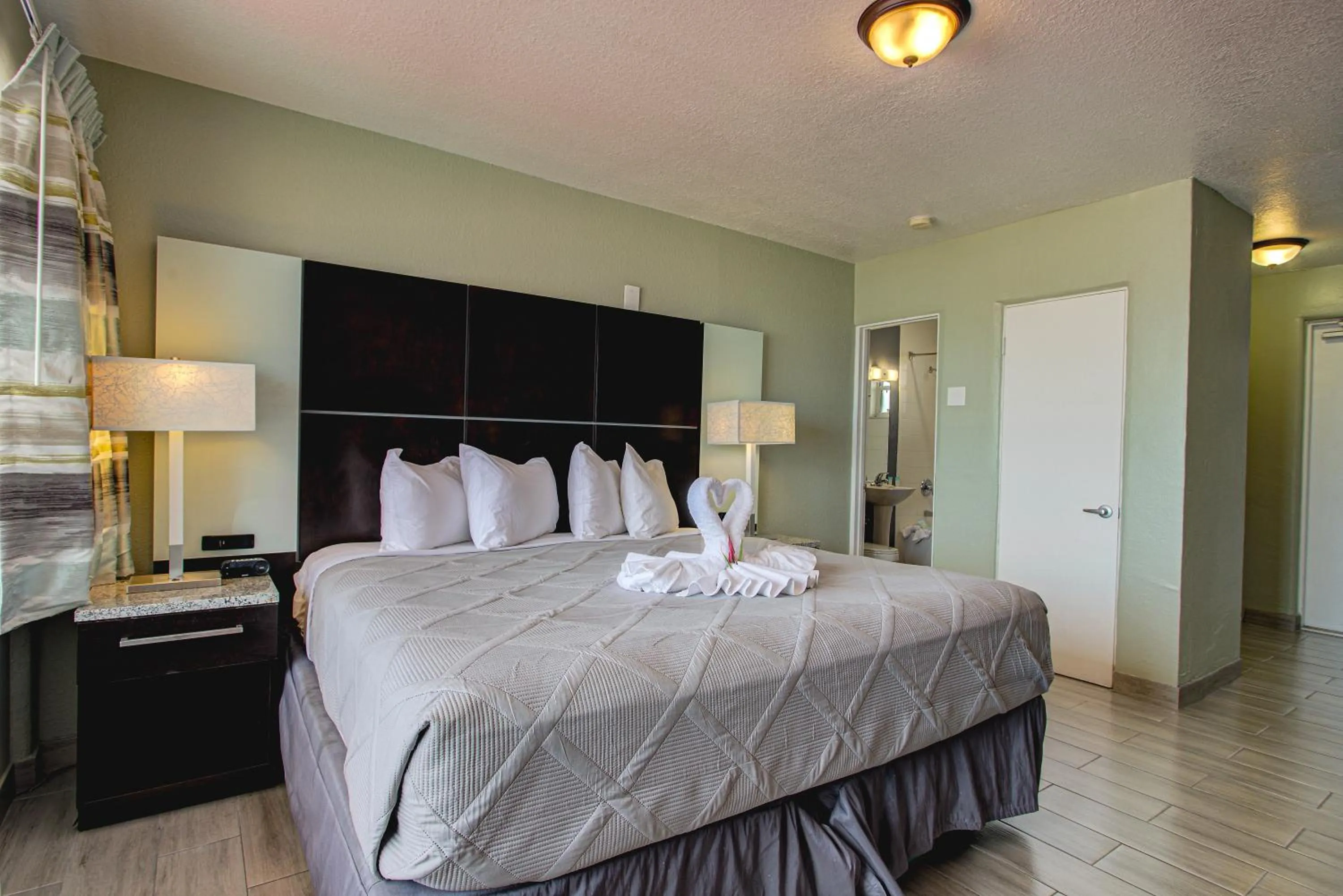 Bed in Beach House Inn