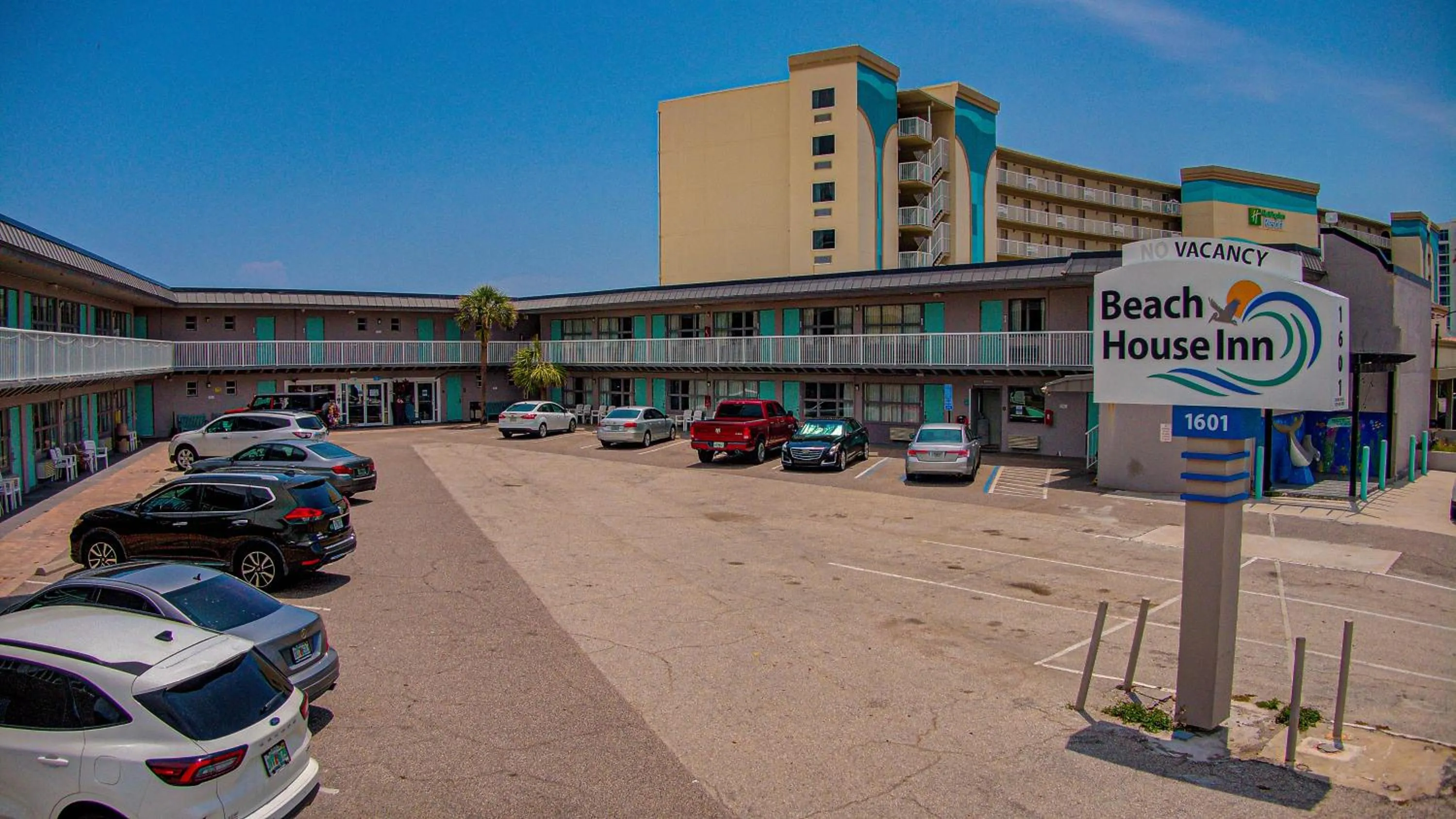 Property building in Beach House Inn