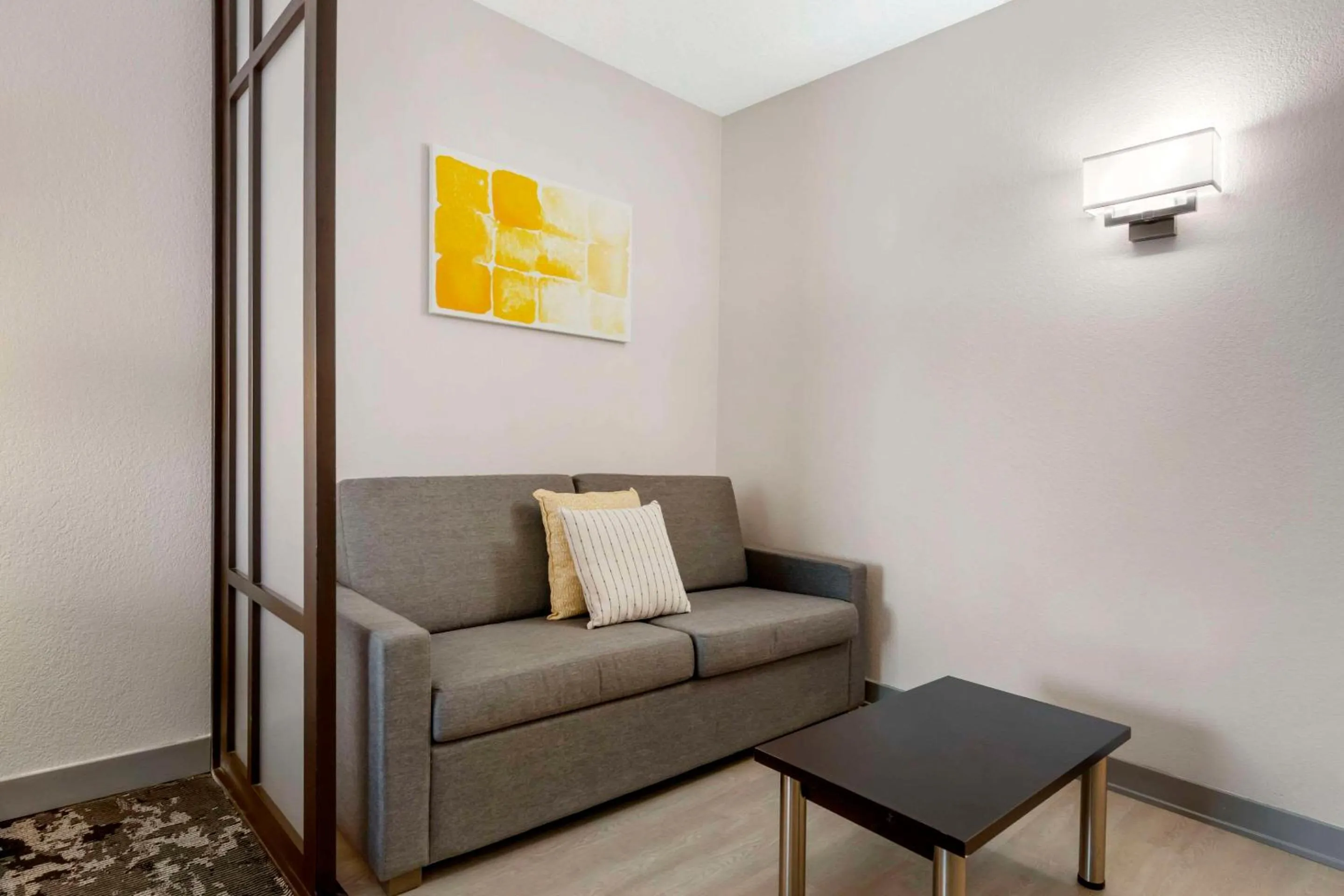 Bedroom in Comfort Inn & Suites Near Universal Orlando Resort-Convention Ctr