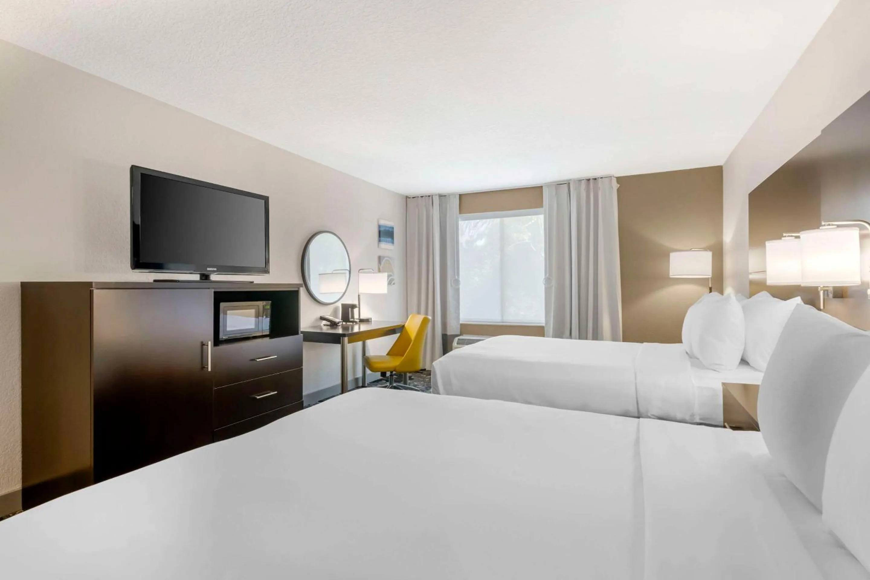 Bedroom in Comfort Inn & Suites Near Universal Orlando Resort-Convention Ctr