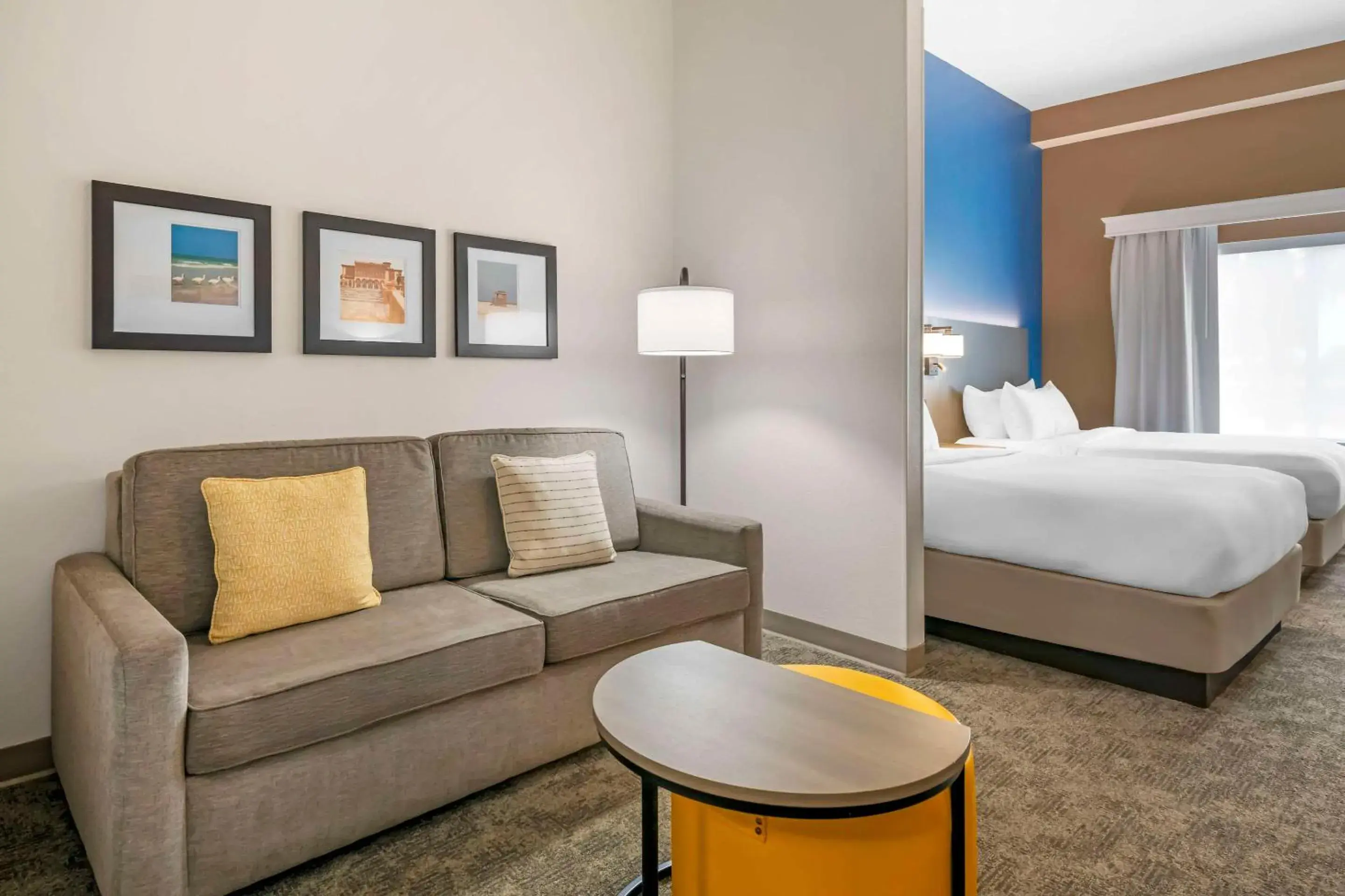 Bedroom, Bed in Comfort Suites Sarasota-Siesta Key Bedroom, Bed in Comfort Suites Sarasota-Siesta Key