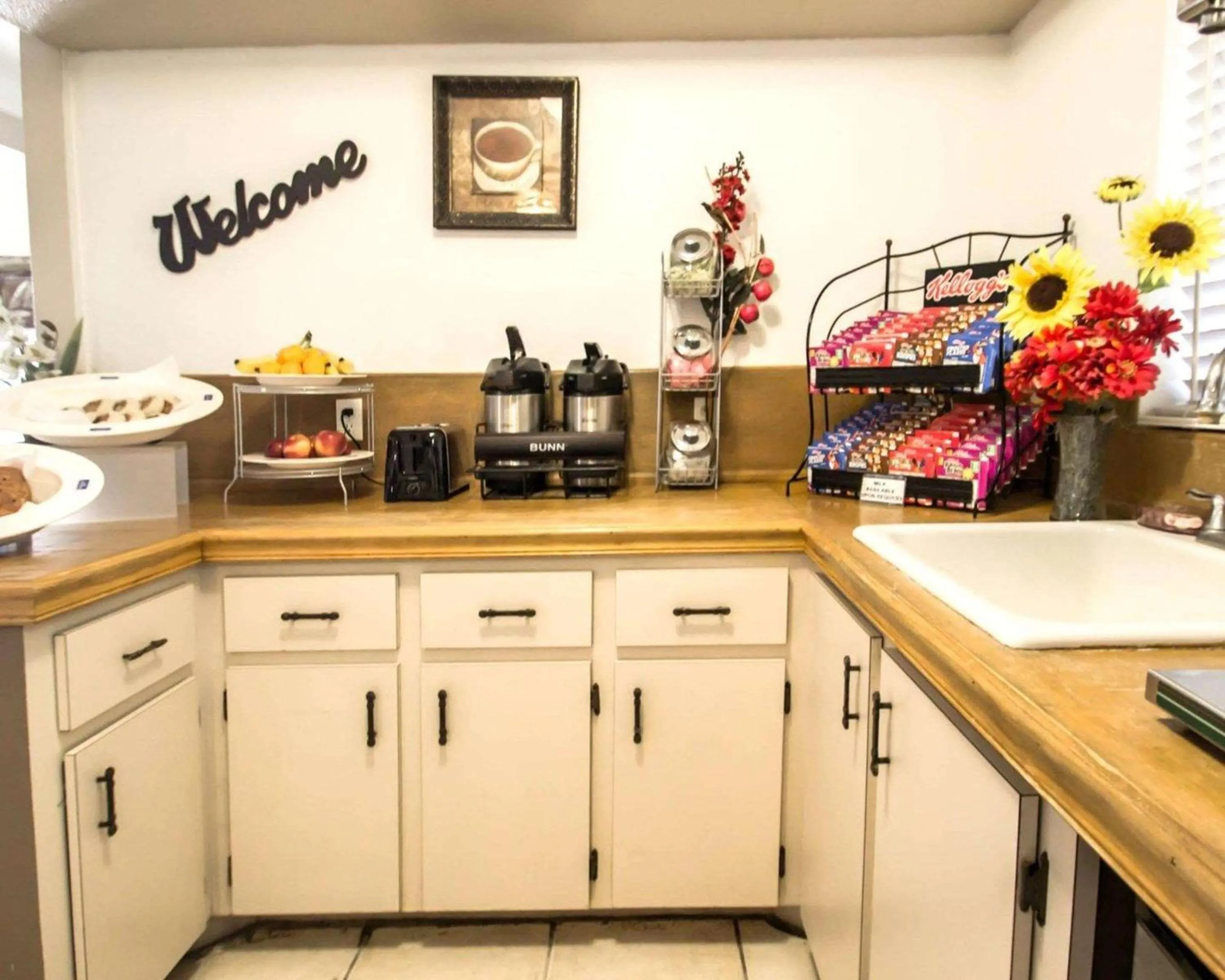 Restaurant/places to eat in Rodeway Inn Apopka South