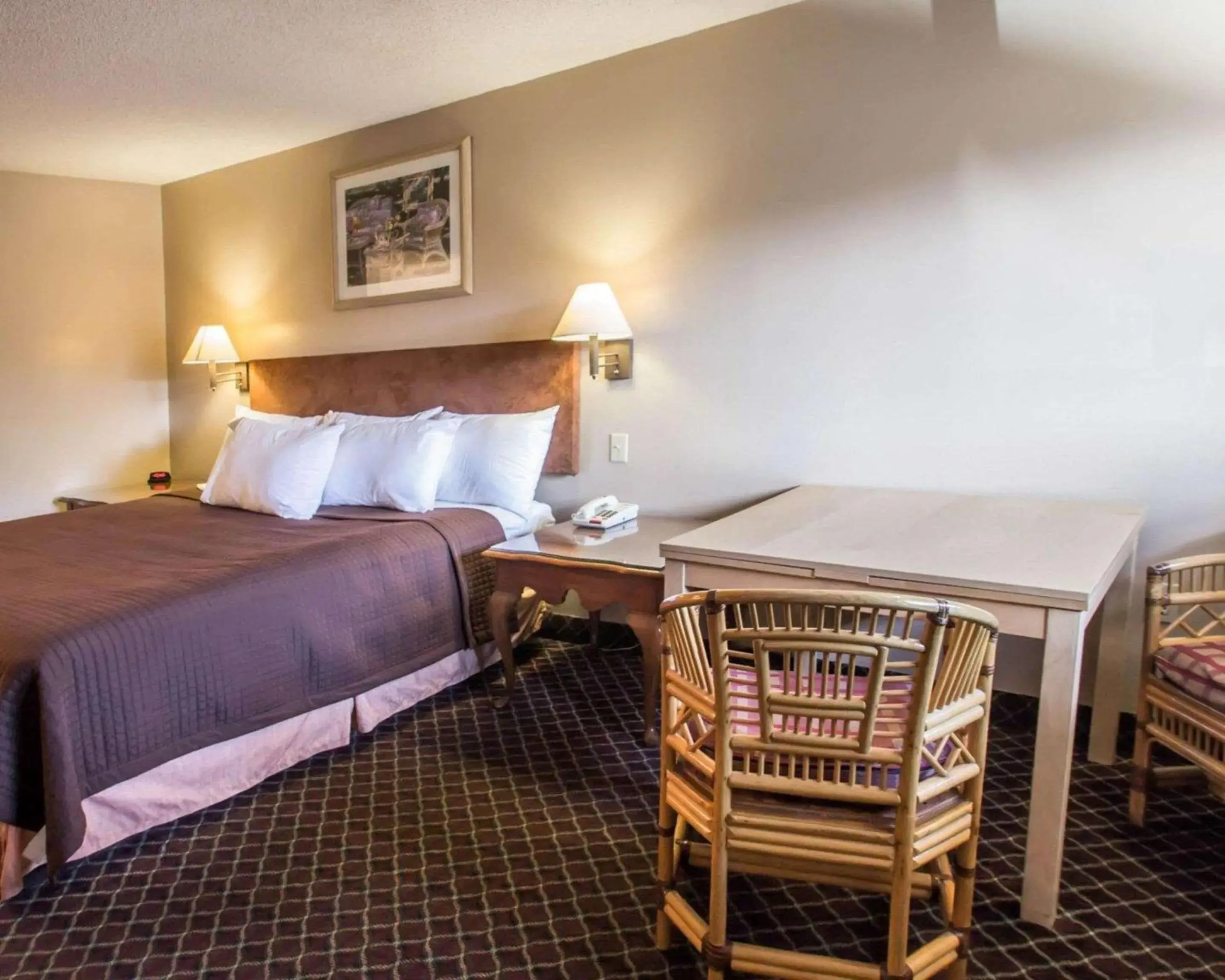 Photo of the whole room, Bed in Rodeway Inn Photo of the whole room, Bed in Rodeway Inn