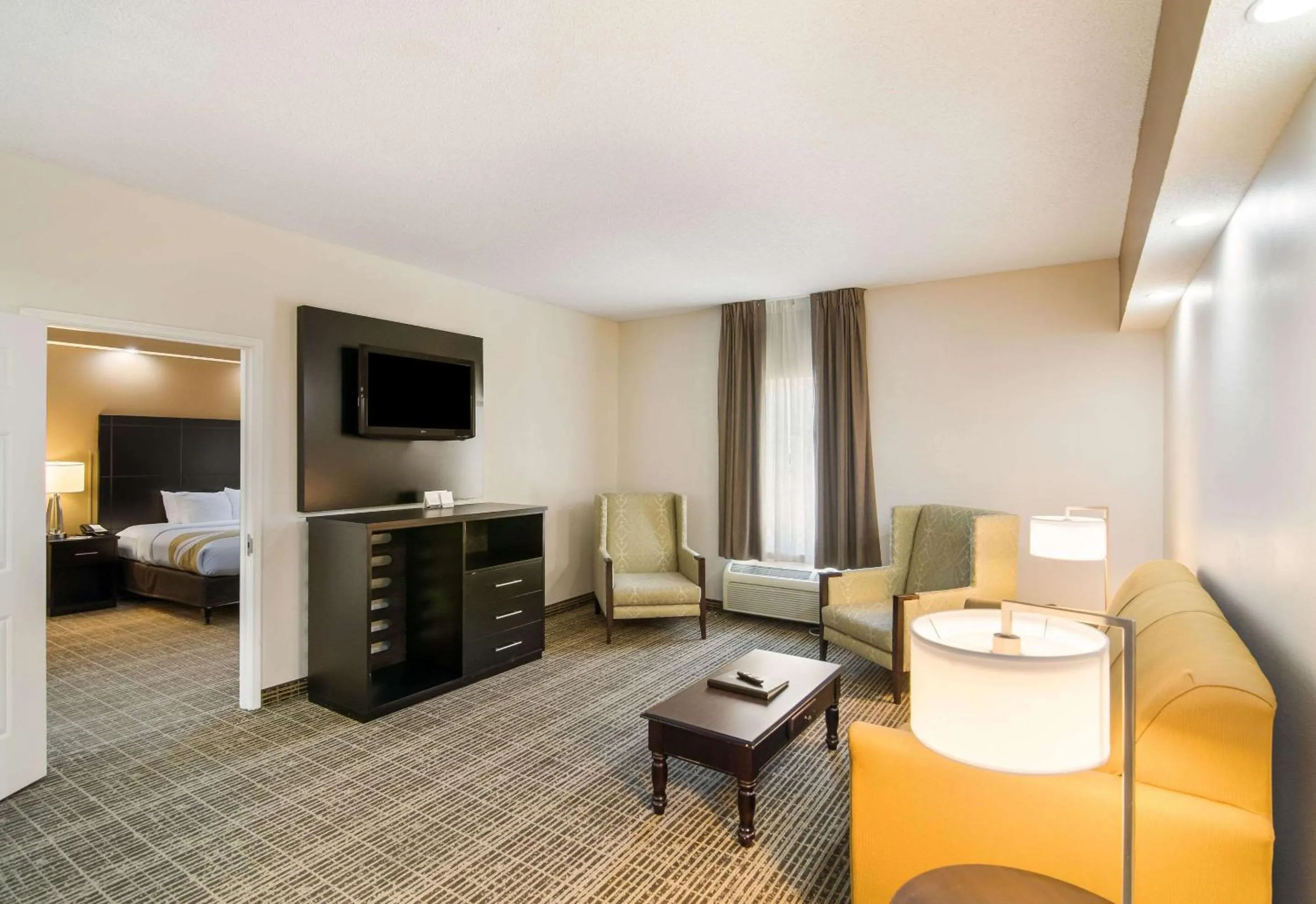 Photo of the whole room in Quality Inn Crestview Near Eglin AFB