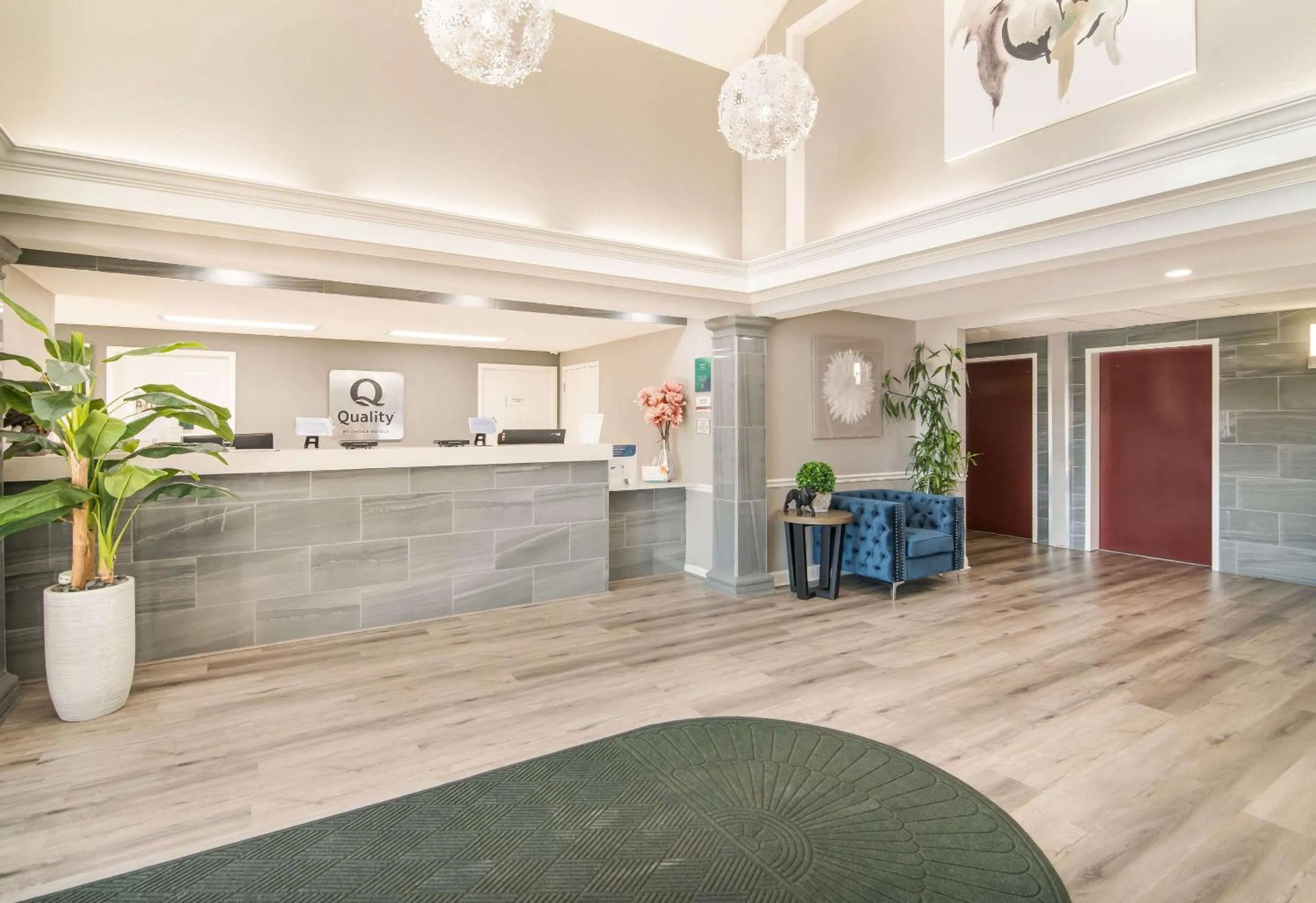 Lobby or reception in Quality Inn Crestview Near Eglin AFB