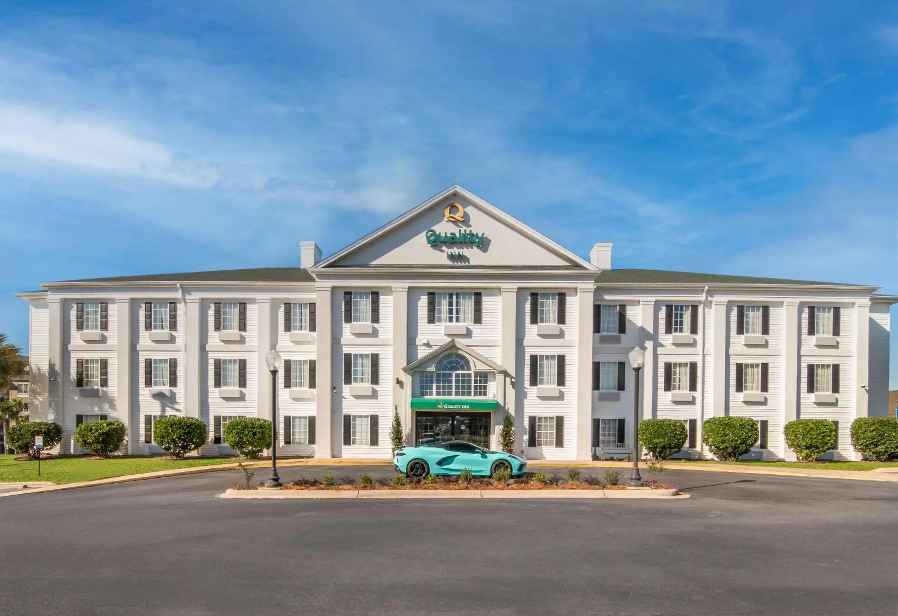 Property building in Quality Inn Crestview Near Eglin AFB Property building in Quality Inn Crestview Near Eglin AFB