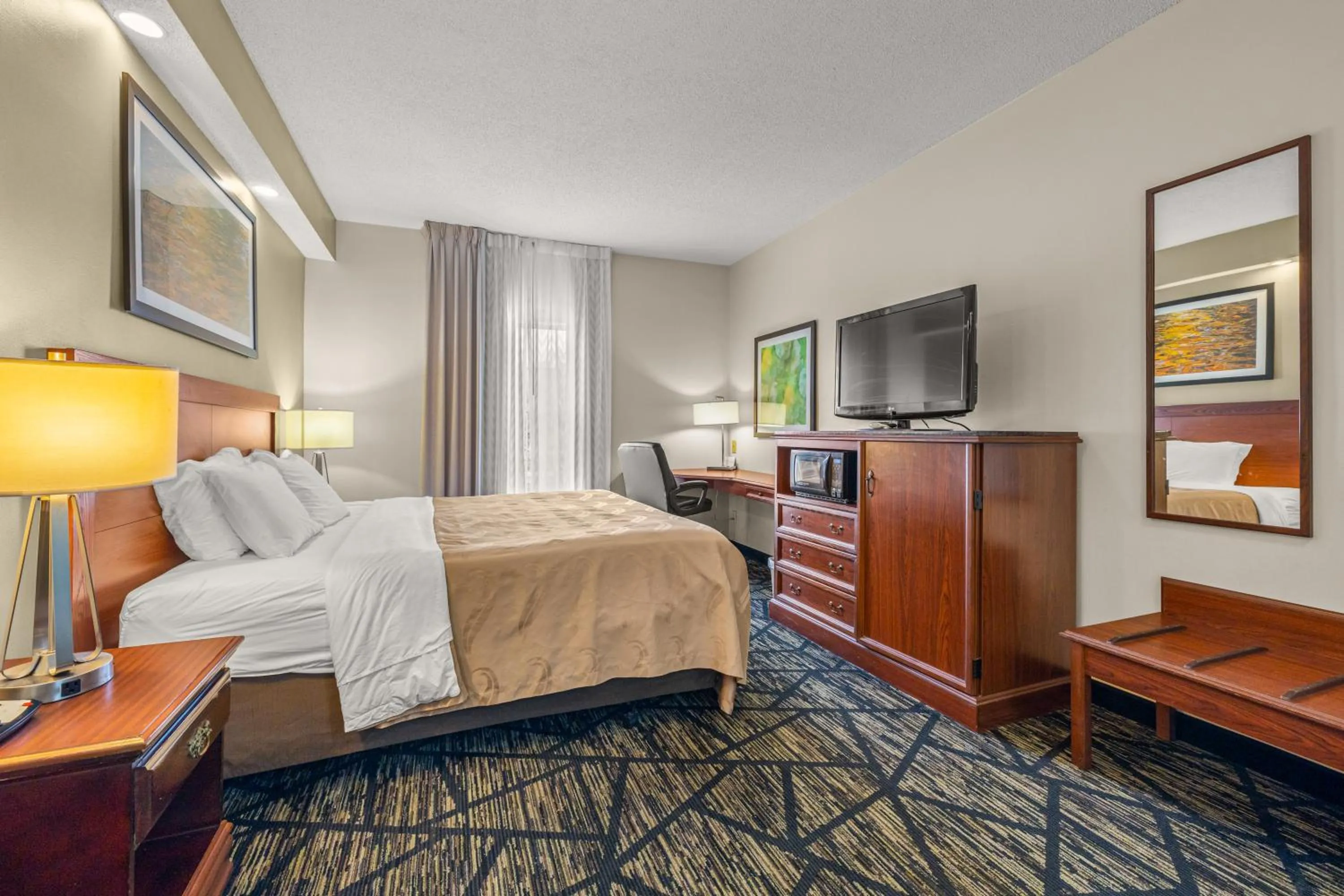 Photo of the whole room, Bed in Quality Inn Lake City