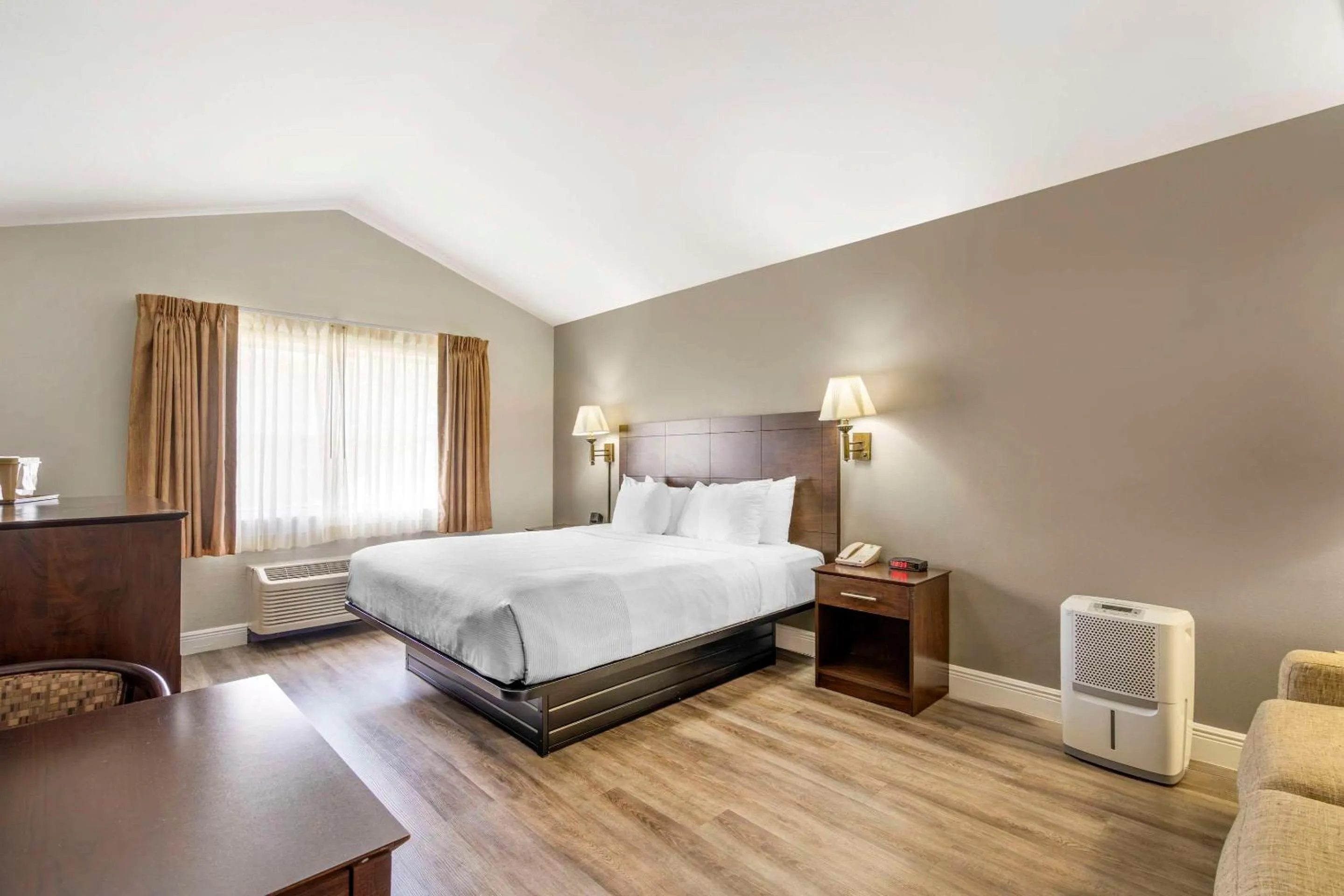 Bedroom in Quality Inn Conference Center at Citrus Hills