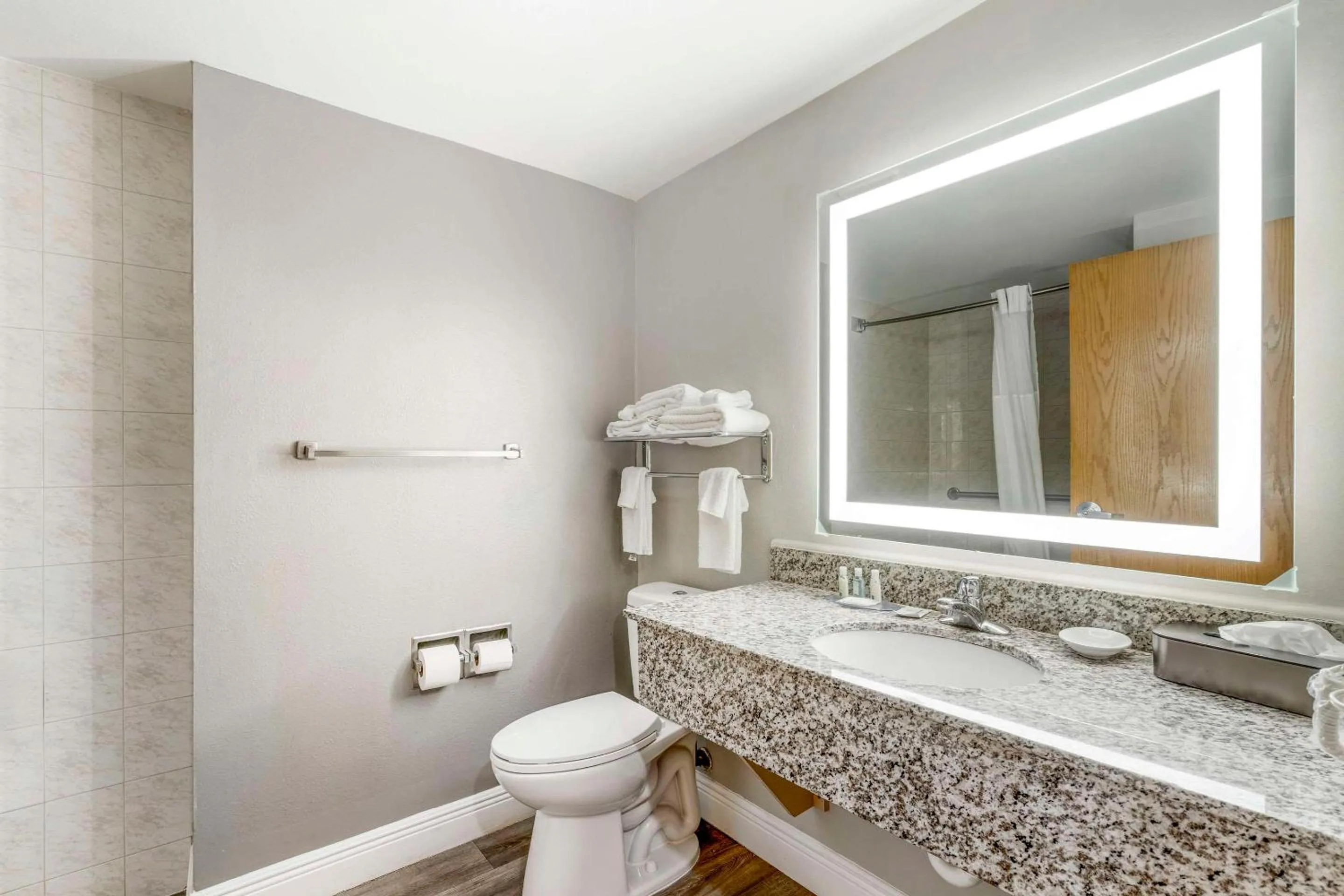 Bedroom, Bathroom in Quality Inn Conference Center at Citrus Hills