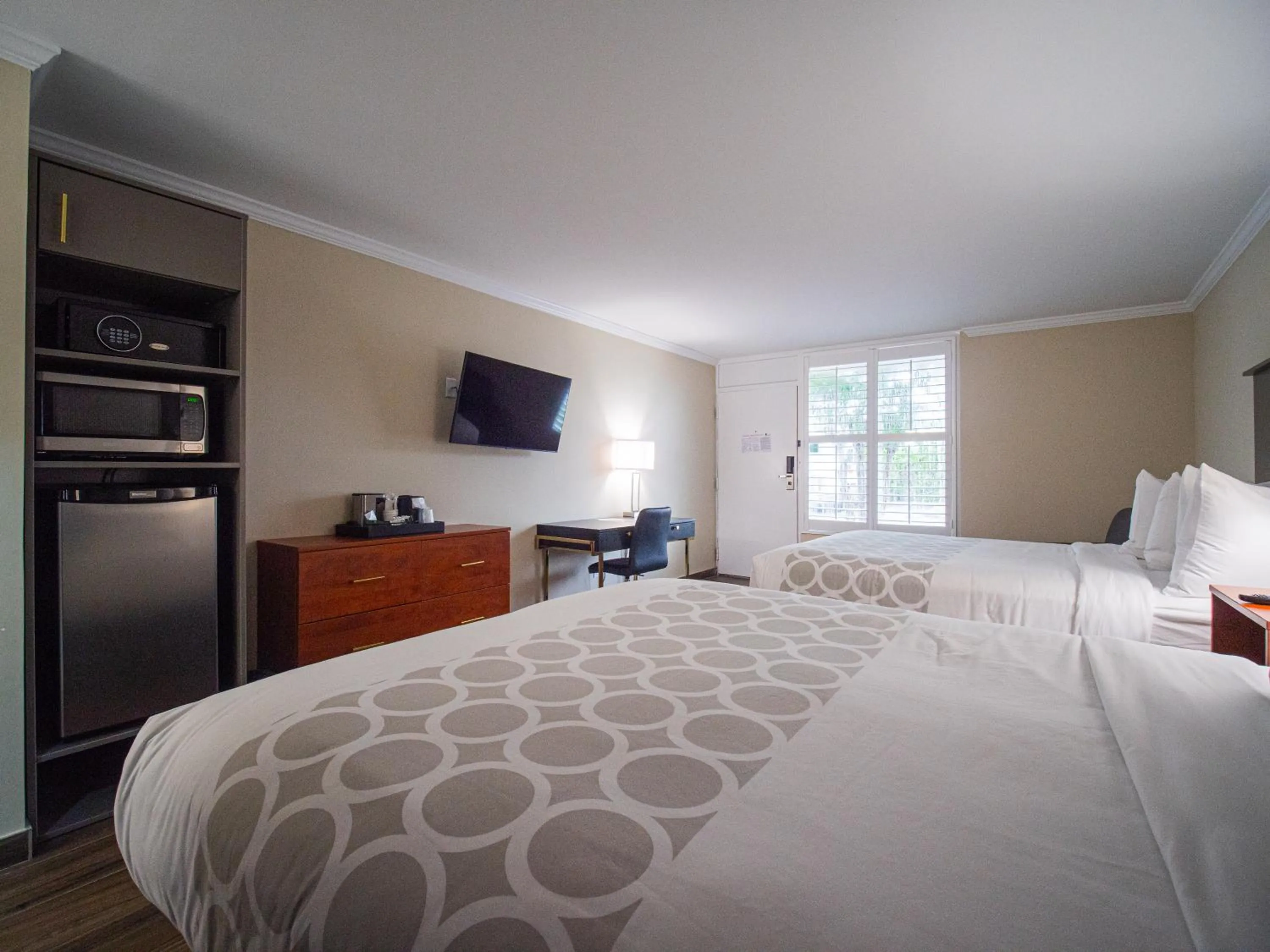 Bedroom, Bed in Equus Inn I75