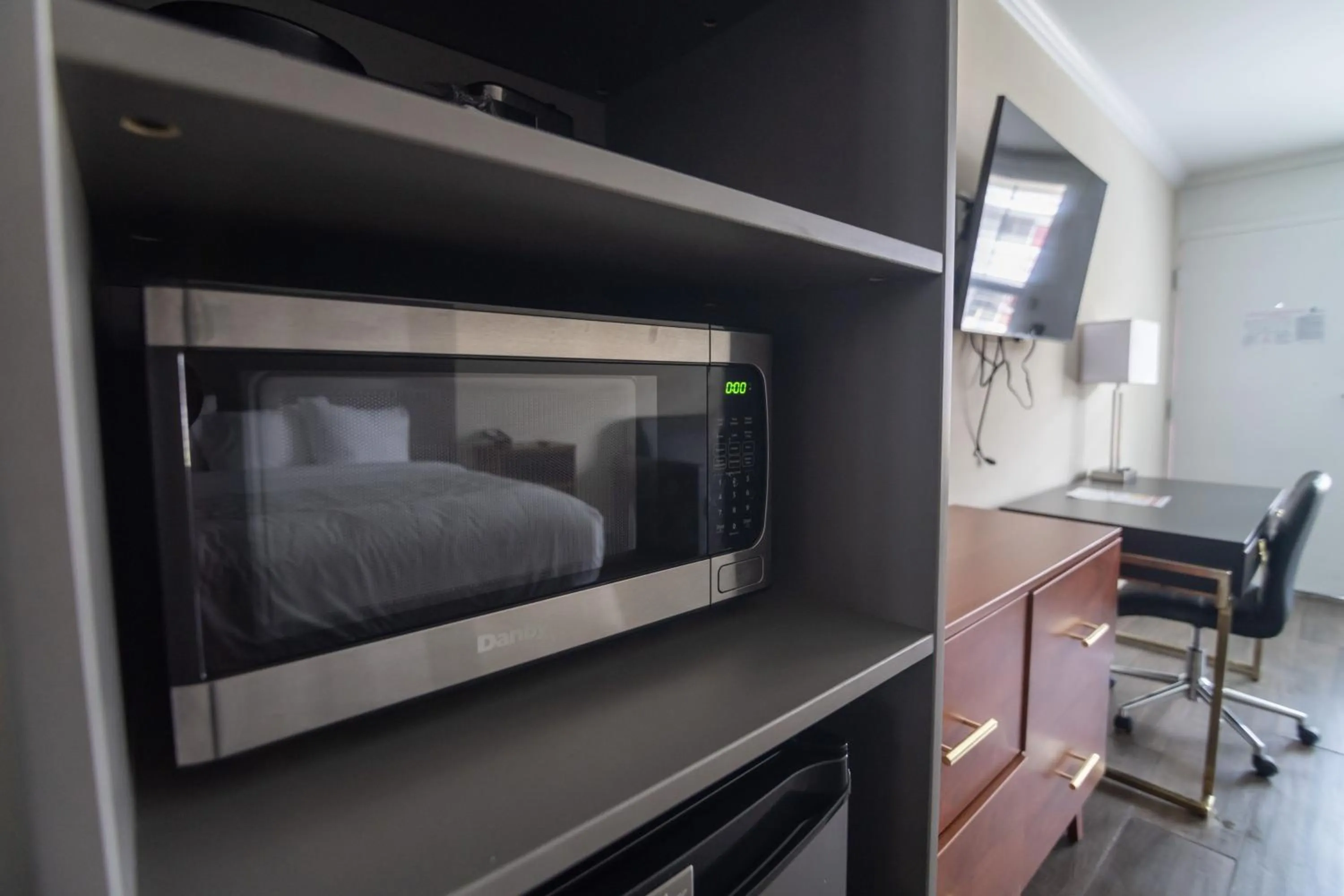 TV and multimedia in Equus Inn I75