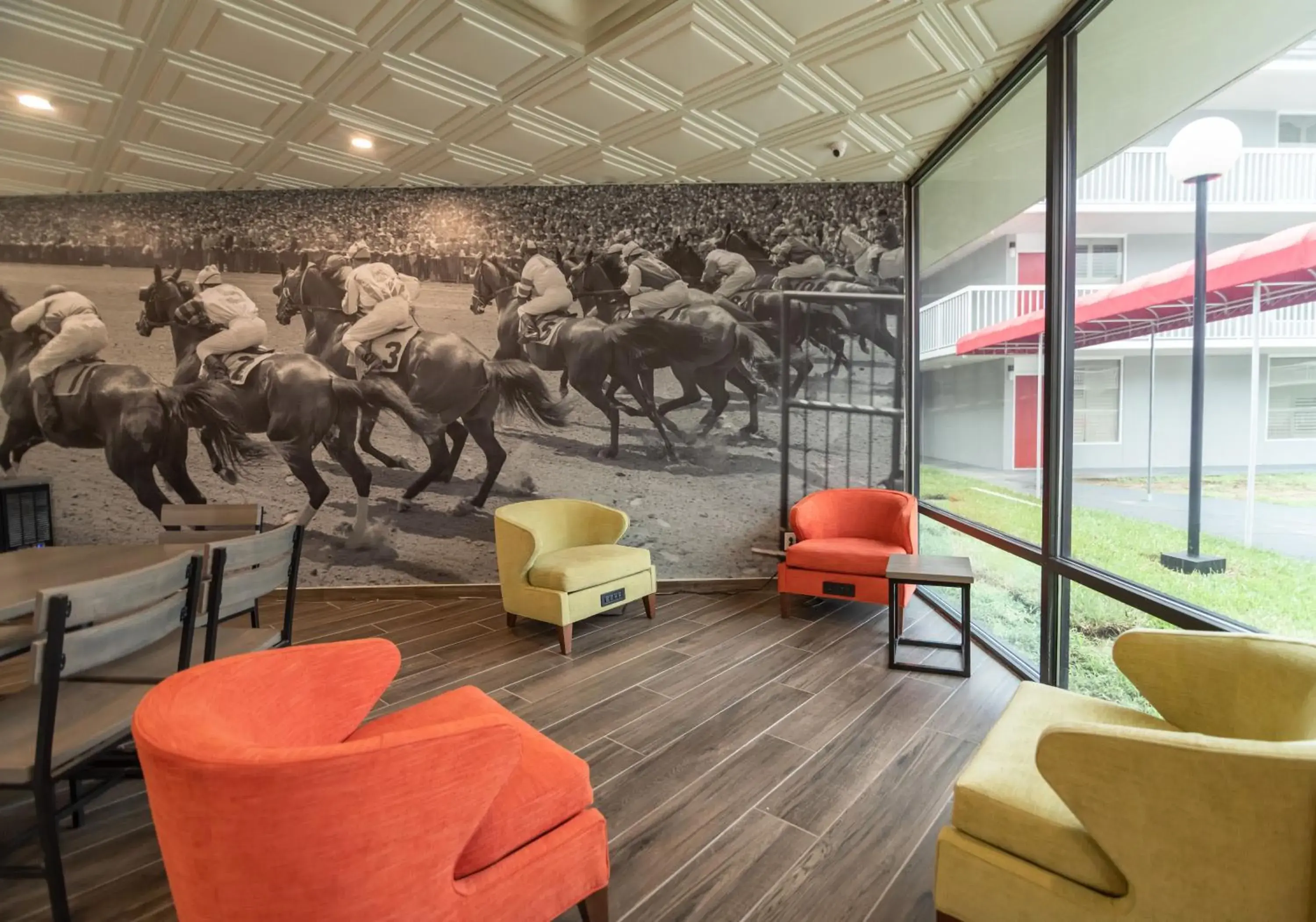 Lounge or bar, Seating Area in The Equus Inn & Suites Ocala